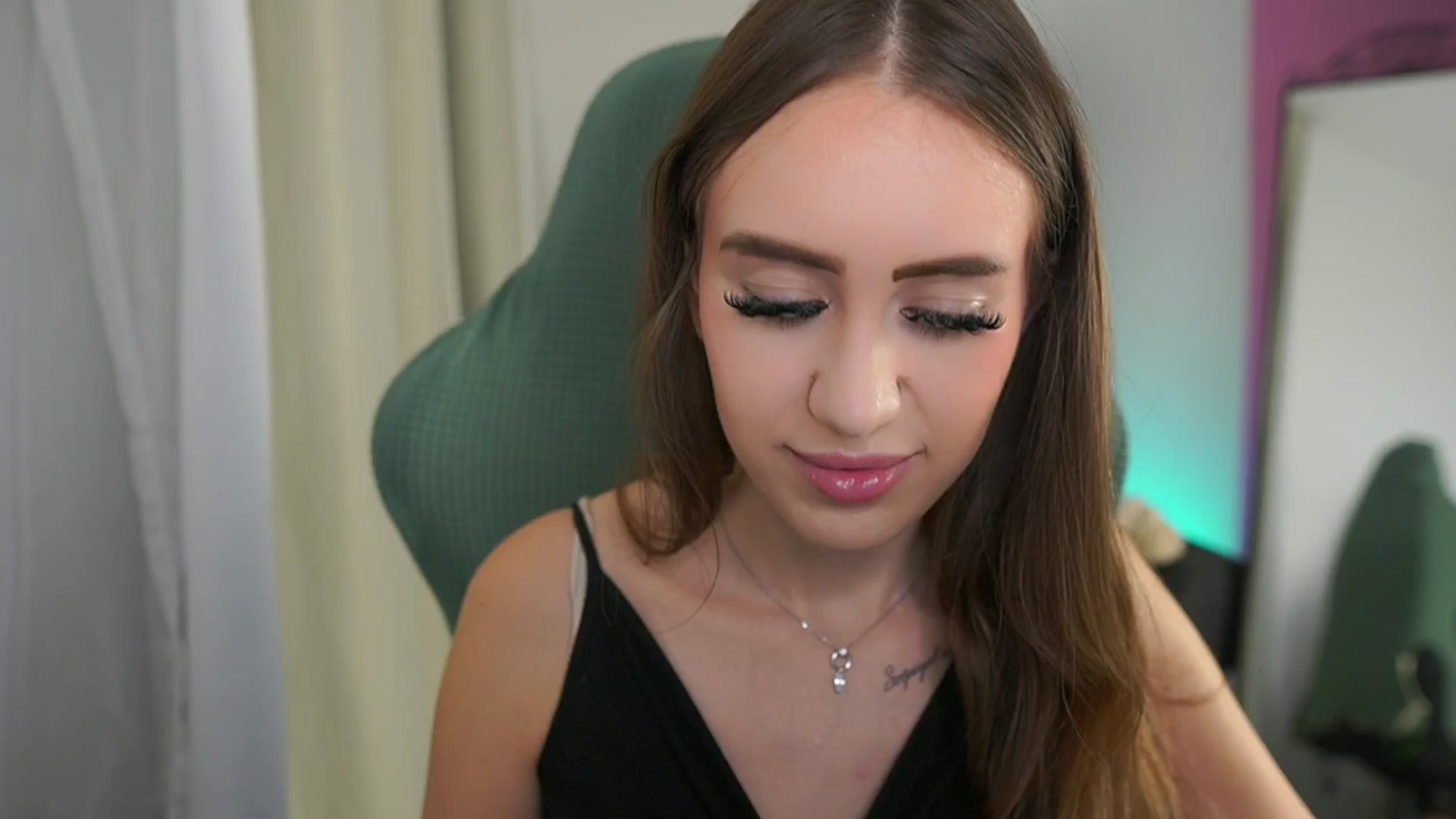 Gallery image thumbnail from Anabel055's myfreecams stream on, 10/05/2025, 12:34 image 12 of 20
