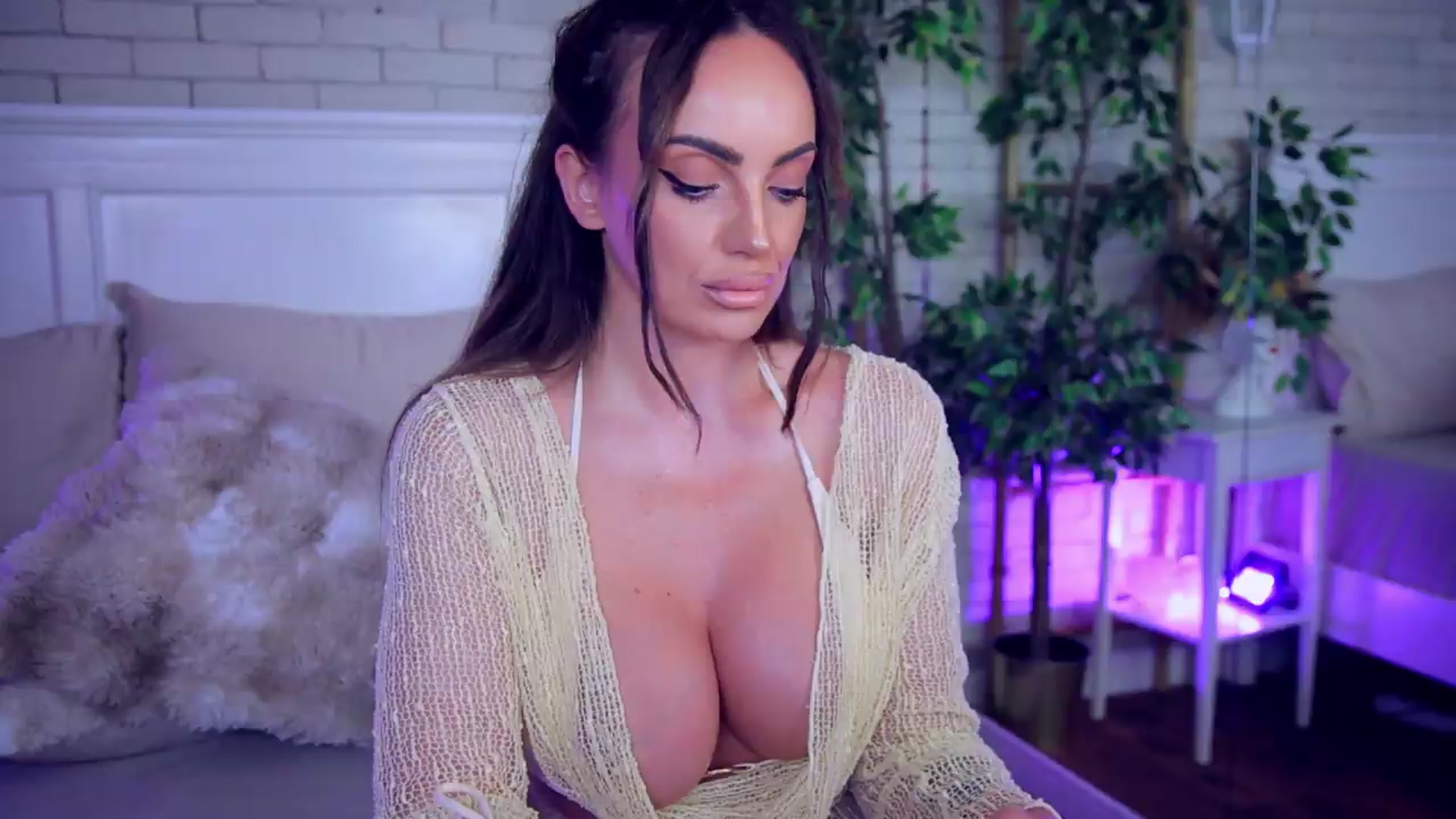 Gallery image thumbnail from Anabella_Star's myfreecams stream on, 06/24/2026, 09:44 image 18 of 20