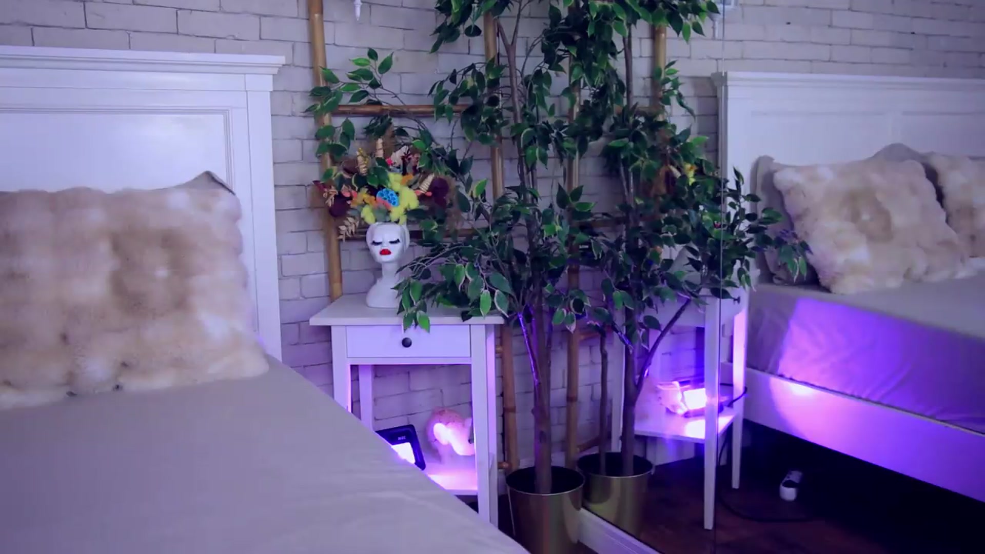 Gallery image thumbnail from Anabella_Star's myfreecams stream on, 09/09/2026, 20:11 image 5 of 20