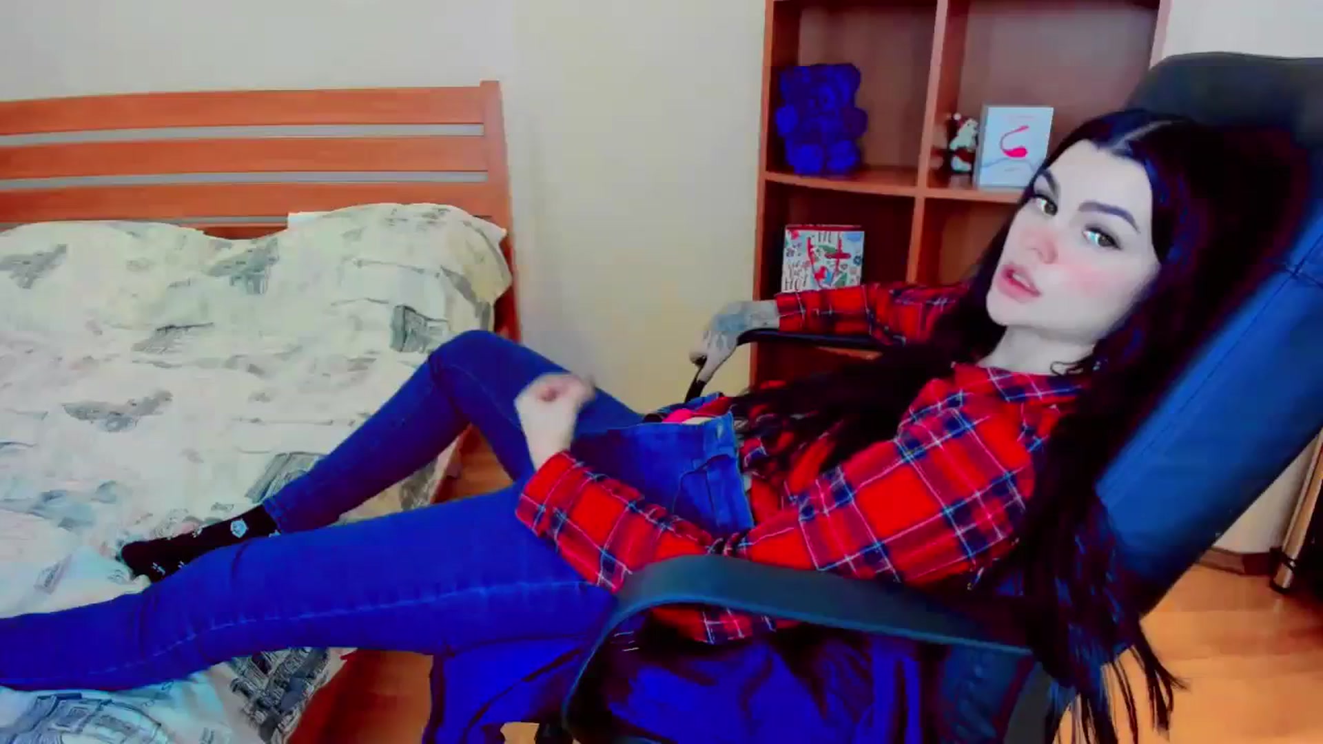 Gallery image thumbnail from Anaconda777's myfreecams stream on, 12/18/2023, 12:20 image 19 of 20