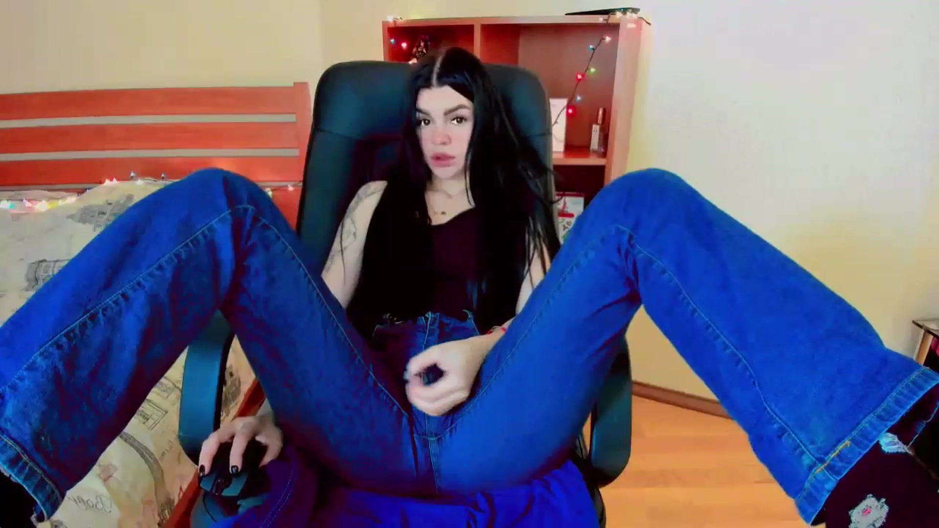 Gallery image thumbnail from Anaconda777's myfreecams stream on, 12/24/2023, 12:31 image 8 of 20