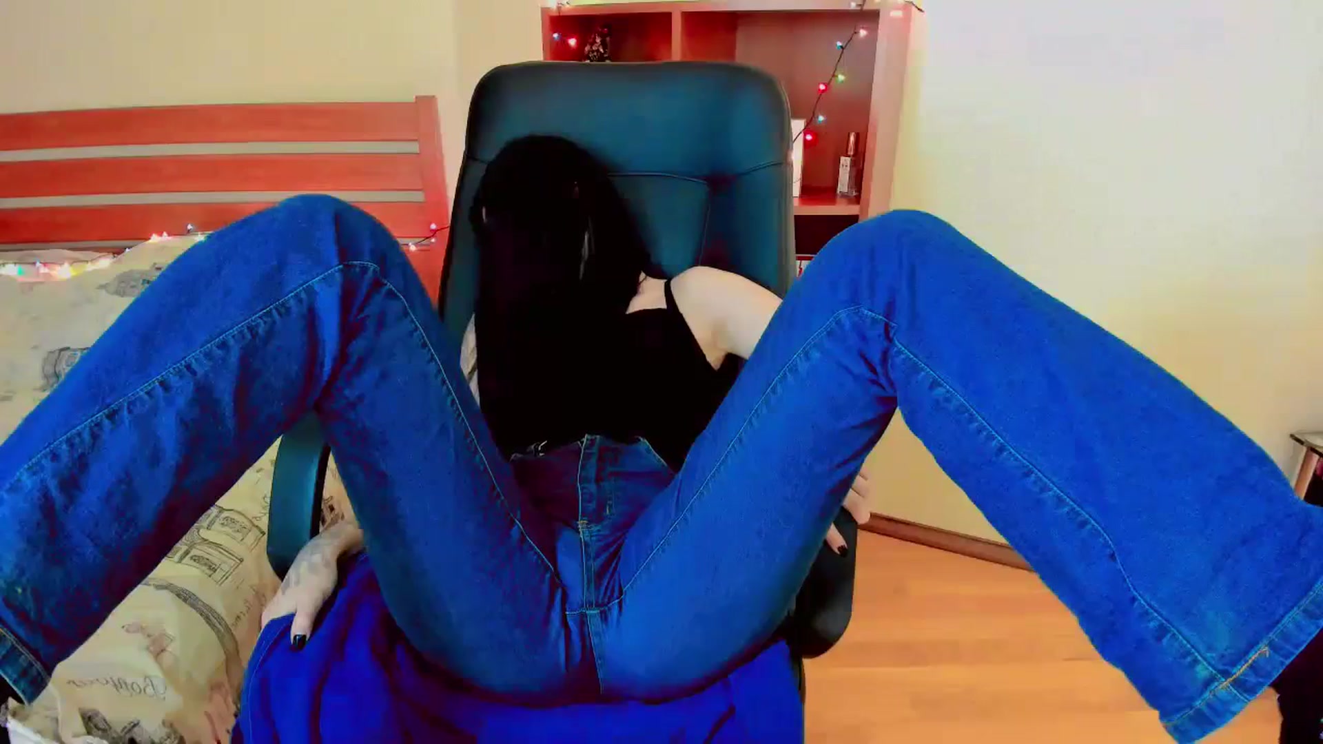 Gallery image thumbnail from Anaconda777's myfreecams stream on, 12/24/2023, 12:31 image 10 of 20