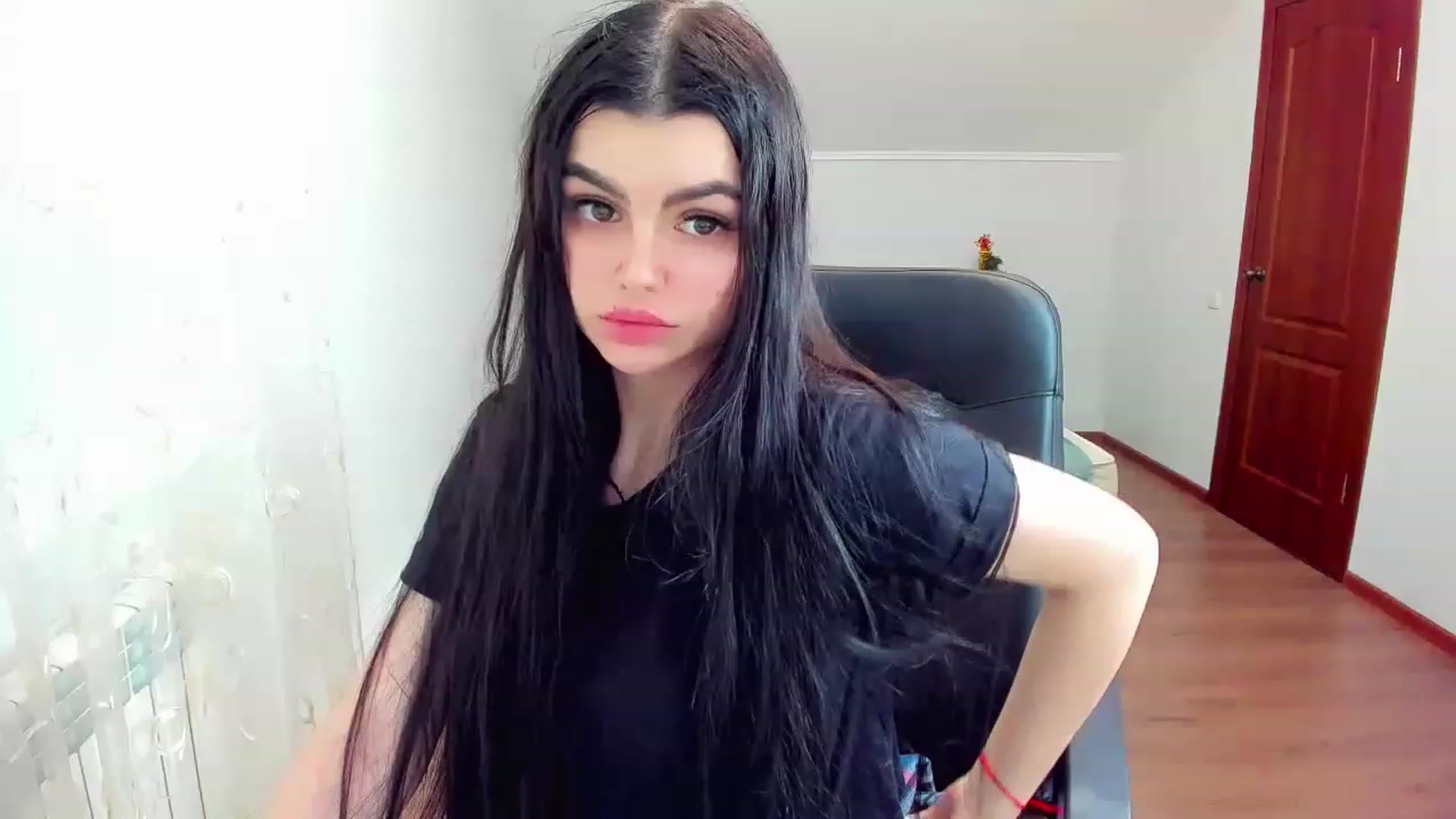 Gallery image thumbnail from AnacondaCrazy's myfreecams stream on, 12/18/2022, 11:45 image 2 of 20