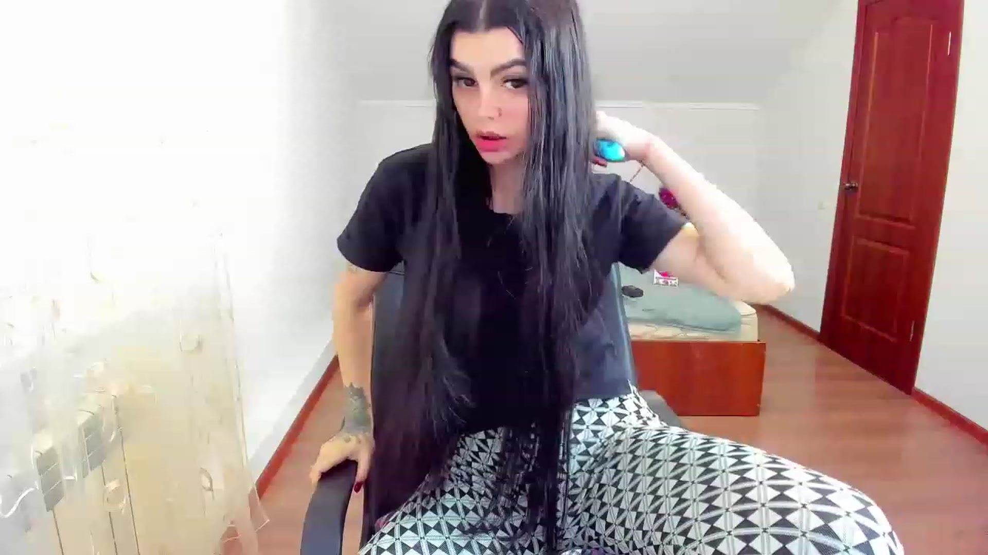 Gallery image thumbnail from AnacondaCrazy's myfreecams stream on, 12/18/2022, 11:45 image 14 of 20