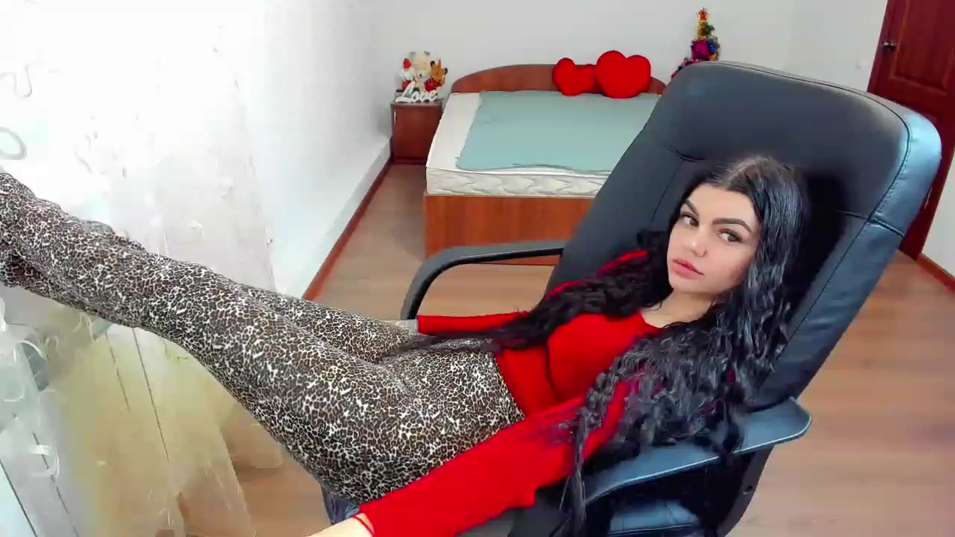 Gallery image thumbnail from AnacondaCrazy's myfreecams stream on, 12/19/2022, 08:34 image 5 of 20