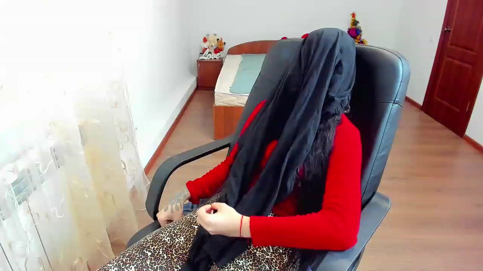 Gallery image thumbnail from AnacondaCrazy's myfreecams stream on, 12/19/2022, 12:26 image 17 of 20