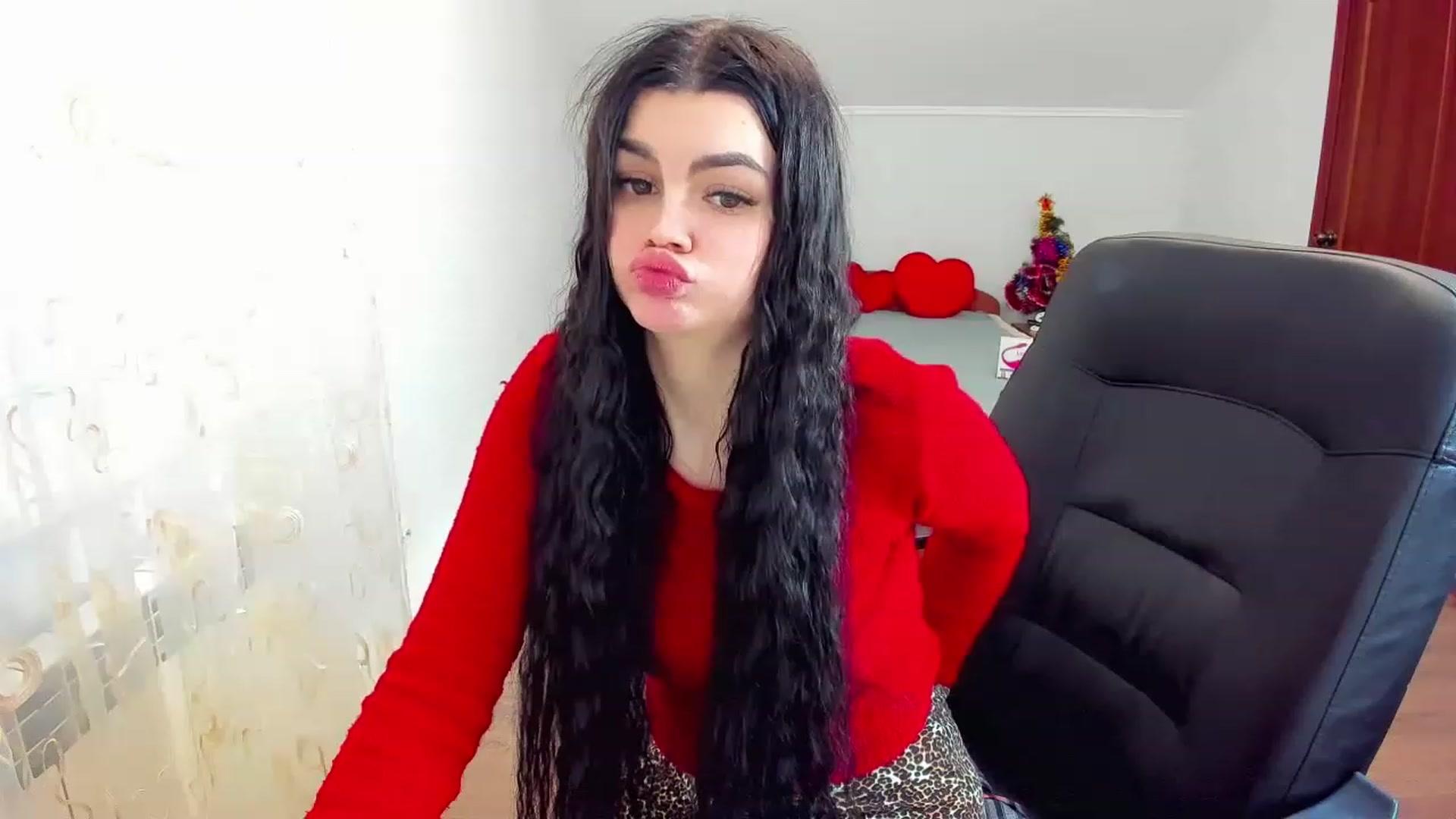 Gallery image thumbnail from AnacondaCrazy's myfreecams stream on, 12/19/2022, 12:26 image 14 of 20