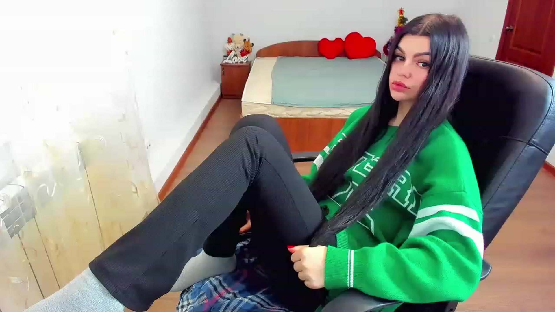 Gallery image thumbnail from AnacondaCrazy's myfreecams stream on, 12/20/2022, 09:17 image 2 of 20