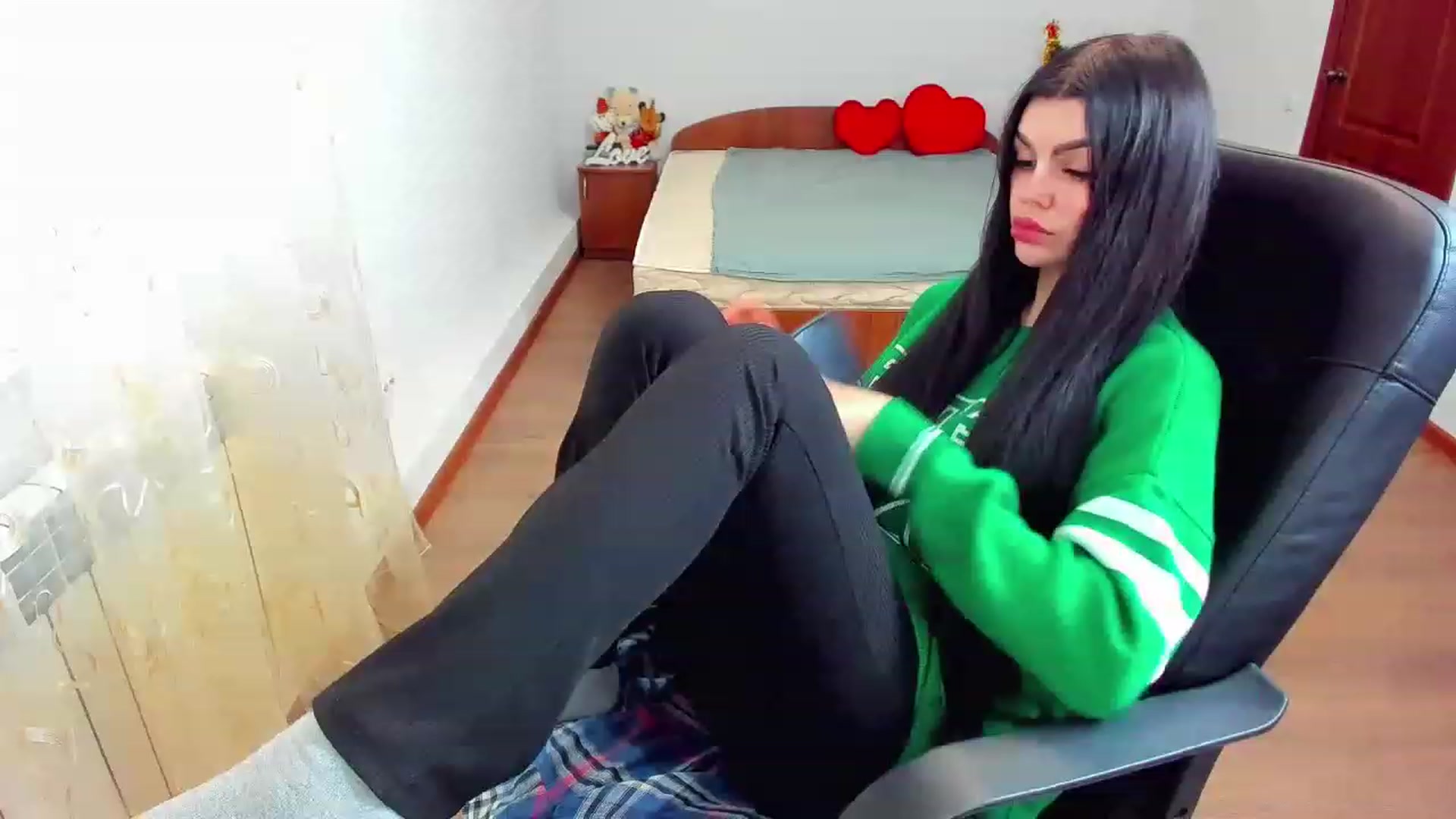 Gallery image thumbnail from AnacondaCrazy's myfreecams stream on, 12/20/2022, 09:17 image 6 of 20