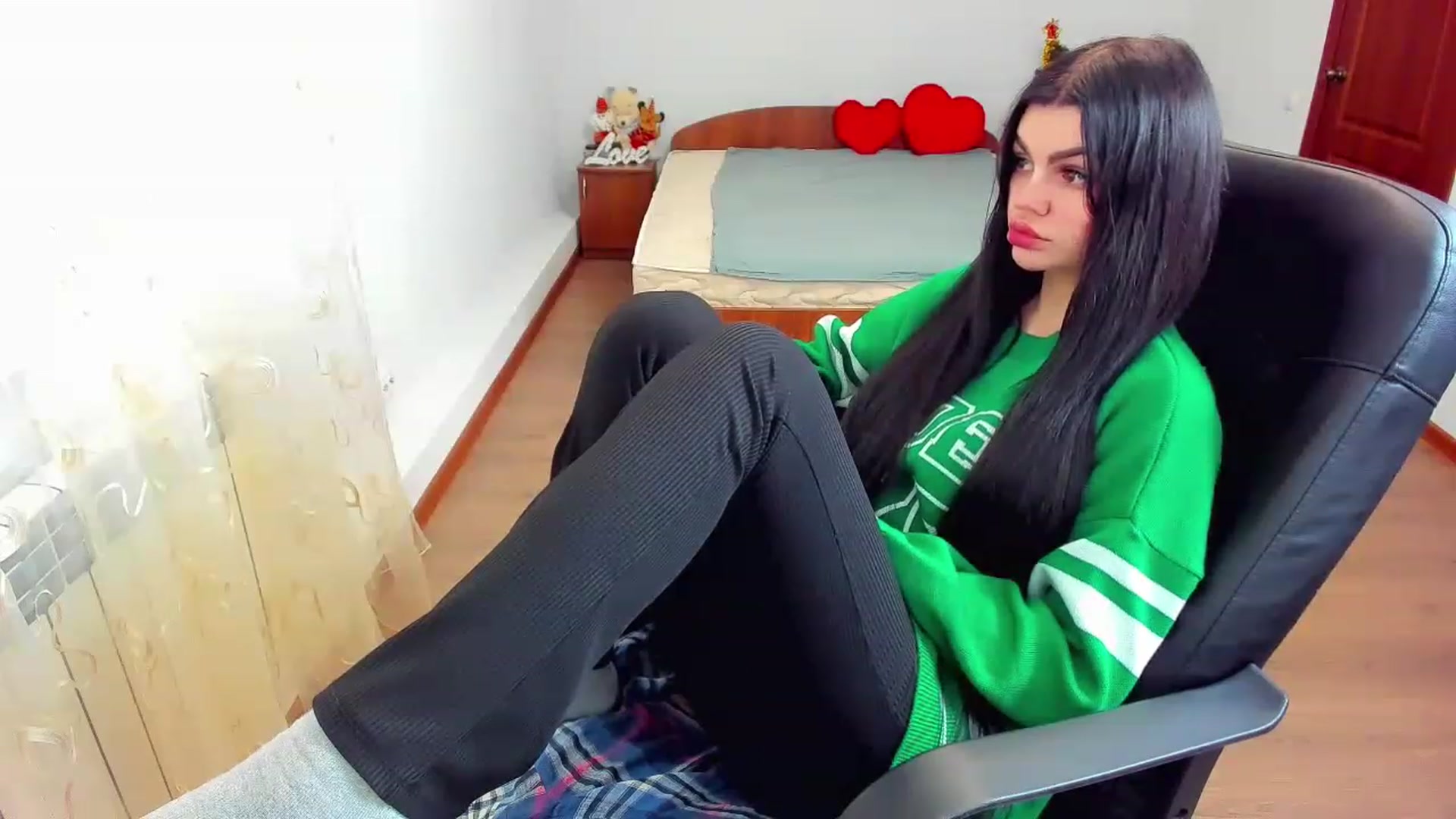 Gallery image thumbnail from AnacondaCrazy's myfreecams stream on, 12/20/2022, 09:17 image 16 of 20