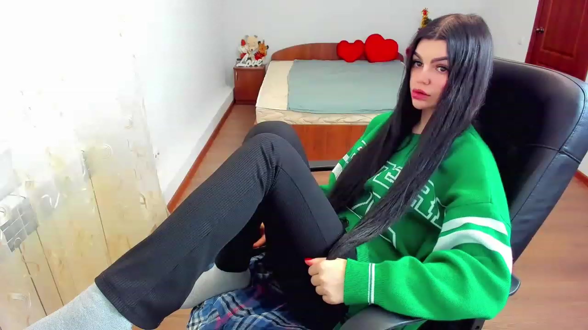 Gallery image thumbnail from AnacondaCrazy's myfreecams stream on, 12/20/2022, 09:17 image 1 of 20
