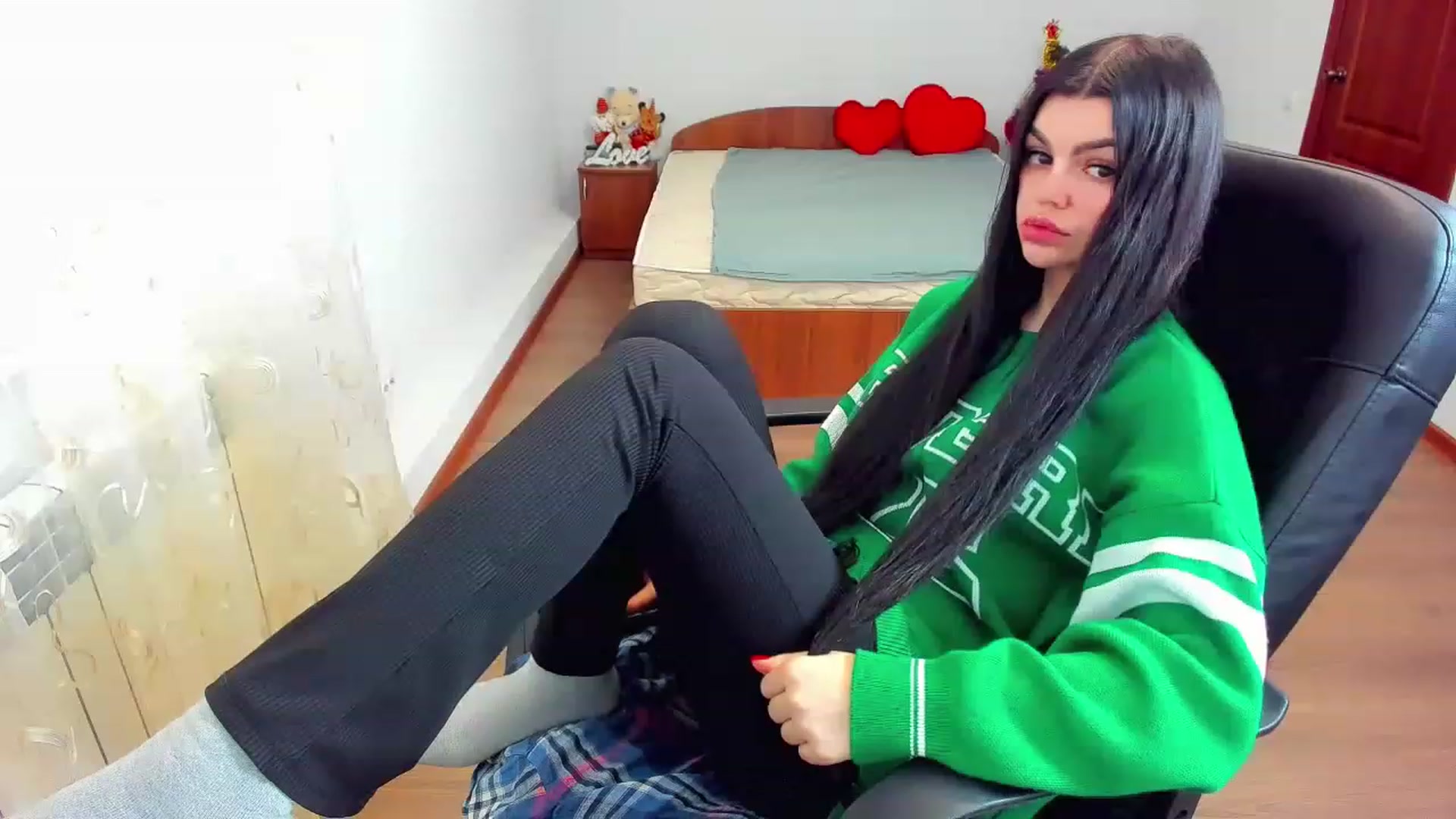 Gallery image thumbnail from AnacondaCrazy's myfreecams stream on, 12/20/2022, 09:17 image 3 of 20