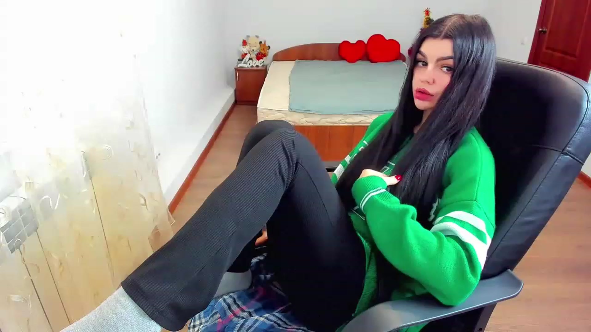 Gallery image thumbnail from AnacondaCrazy's myfreecams stream on, 12/20/2022, 09:17 image 4 of 20