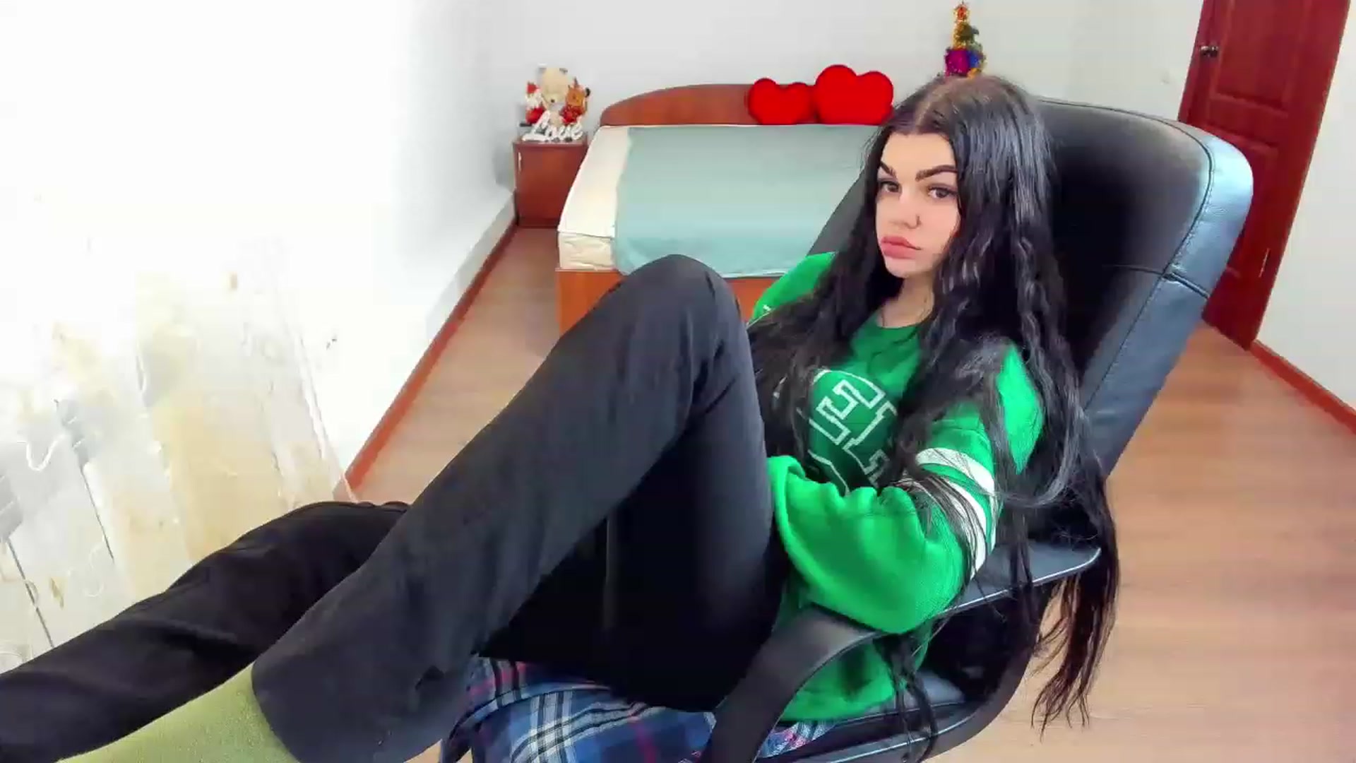 Gallery image thumbnail from AnacondaCrazy's myfreecams stream on, 12/26/2022, 08:53 image 14 of 20
