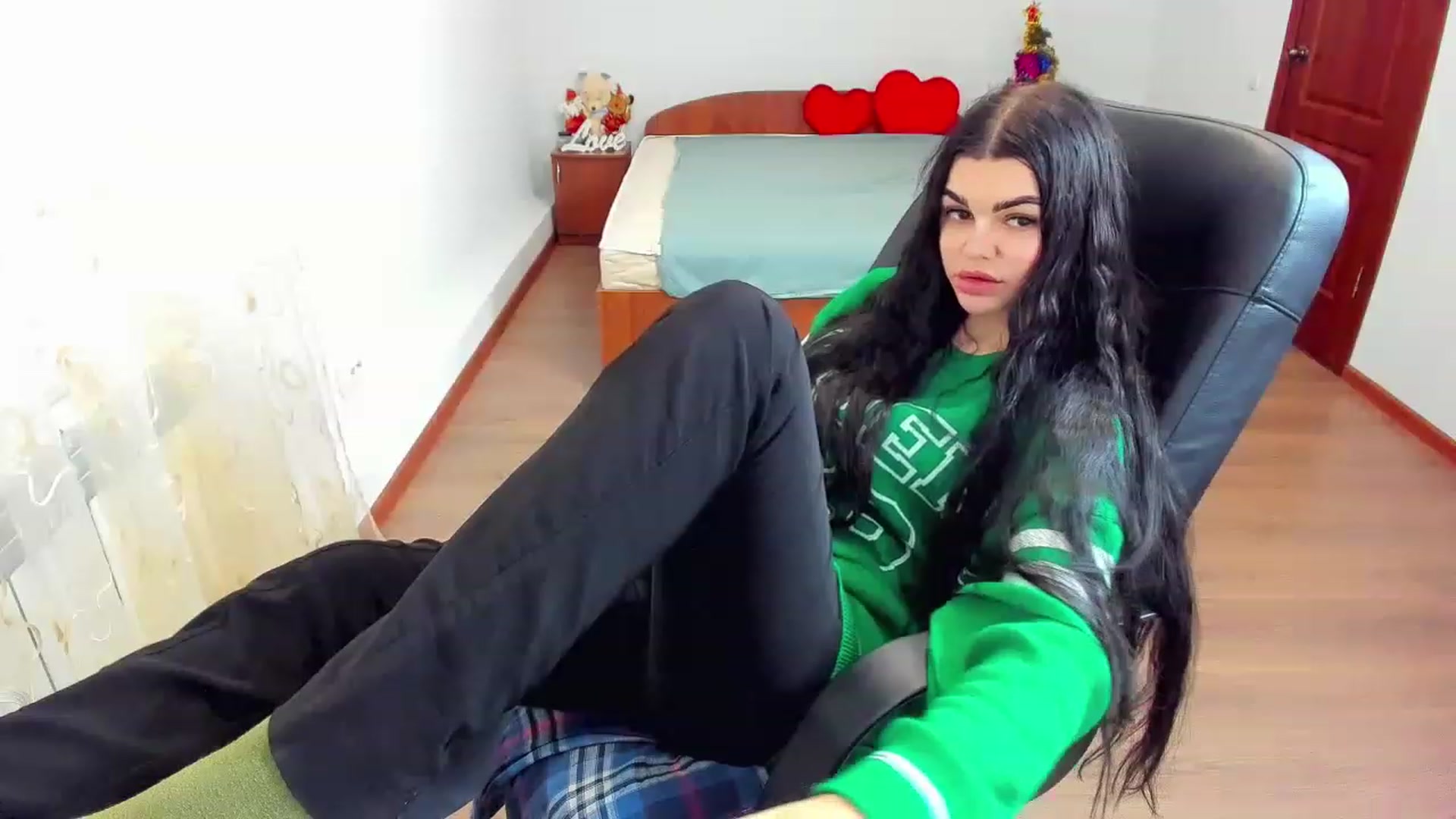 Gallery image thumbnail from AnacondaCrazy's myfreecams stream on, 12/26/2022, 08:53 image 8 of 20