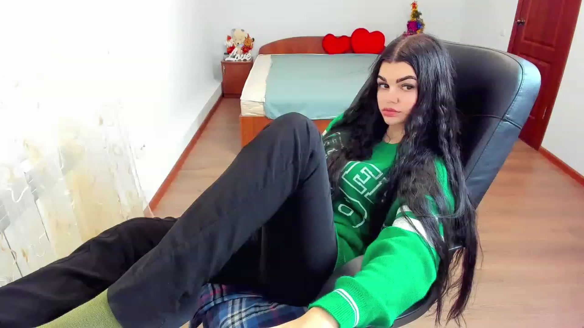 Gallery image thumbnail from AnacondaCrazy's myfreecams stream on, 12/26/2022, 08:53 image 3 of 20