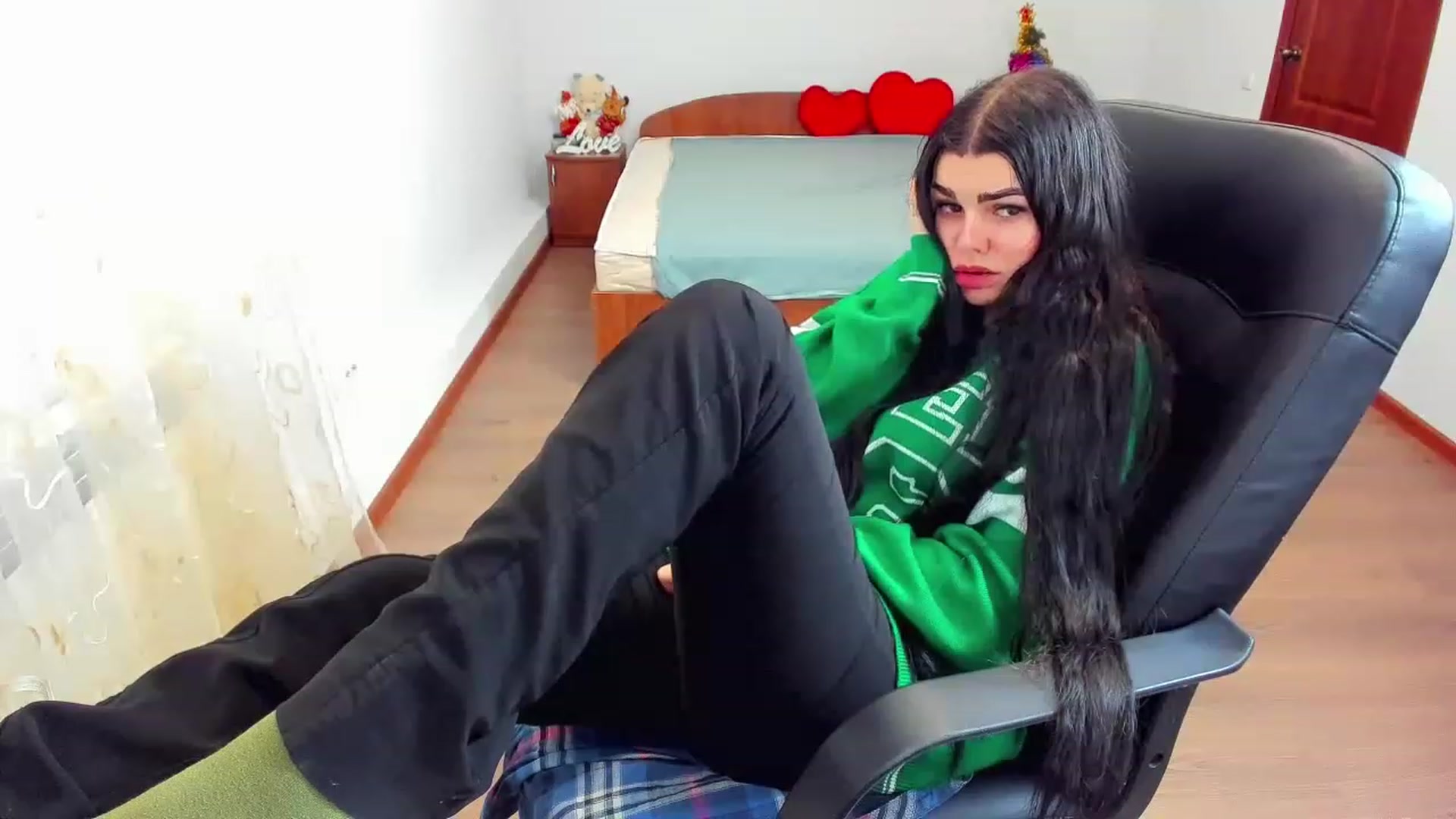 Gallery image thumbnail from AnacondaCrazy's myfreecams stream on, 12/26/2022, 09:20 image 5 of 20