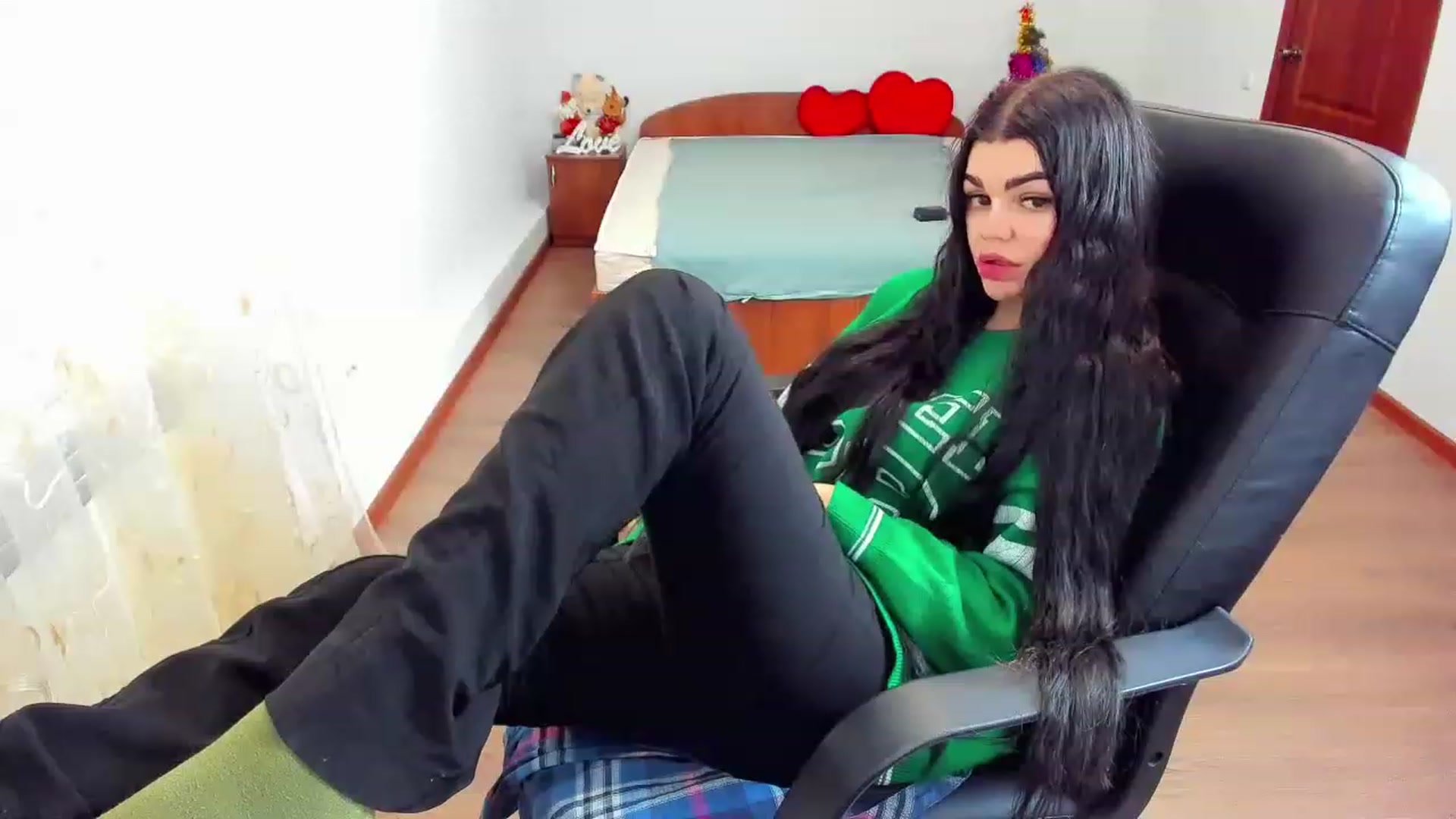 Gallery image thumbnail from AnacondaCrazy's myfreecams stream on, 12/26/2022, 09:20 image 2 of 20