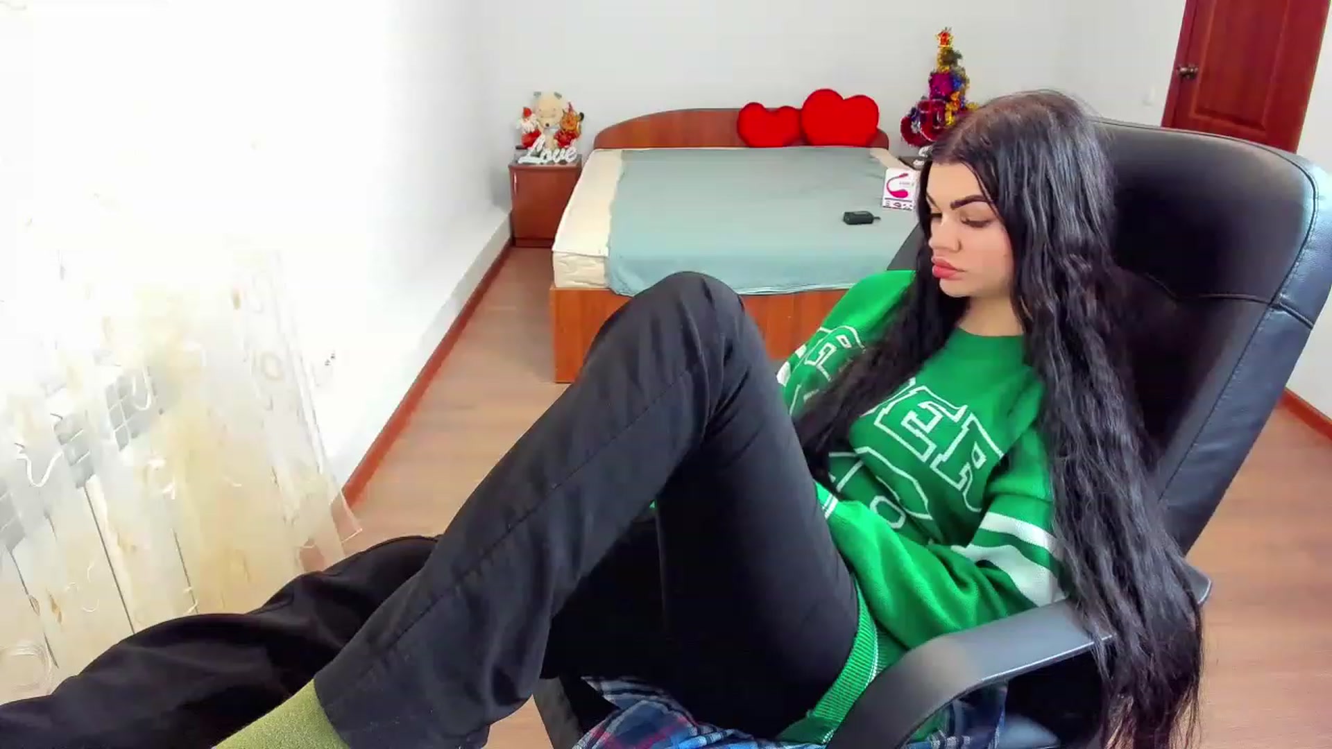 Gallery image thumbnail from AnacondaCrazy's myfreecams stream on, 12/26/2022, 10:15 image 1 of 20