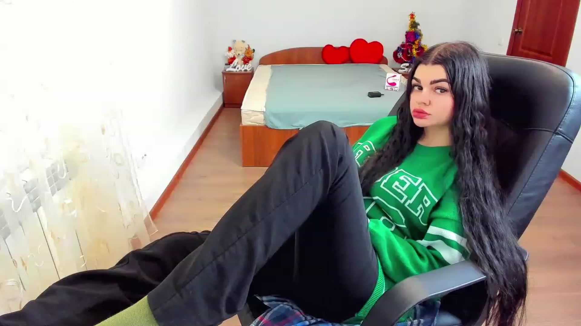 Gallery image thumbnail from AnacondaCrazy's myfreecams stream on, 12/26/2022, 10:15 image 5 of 20