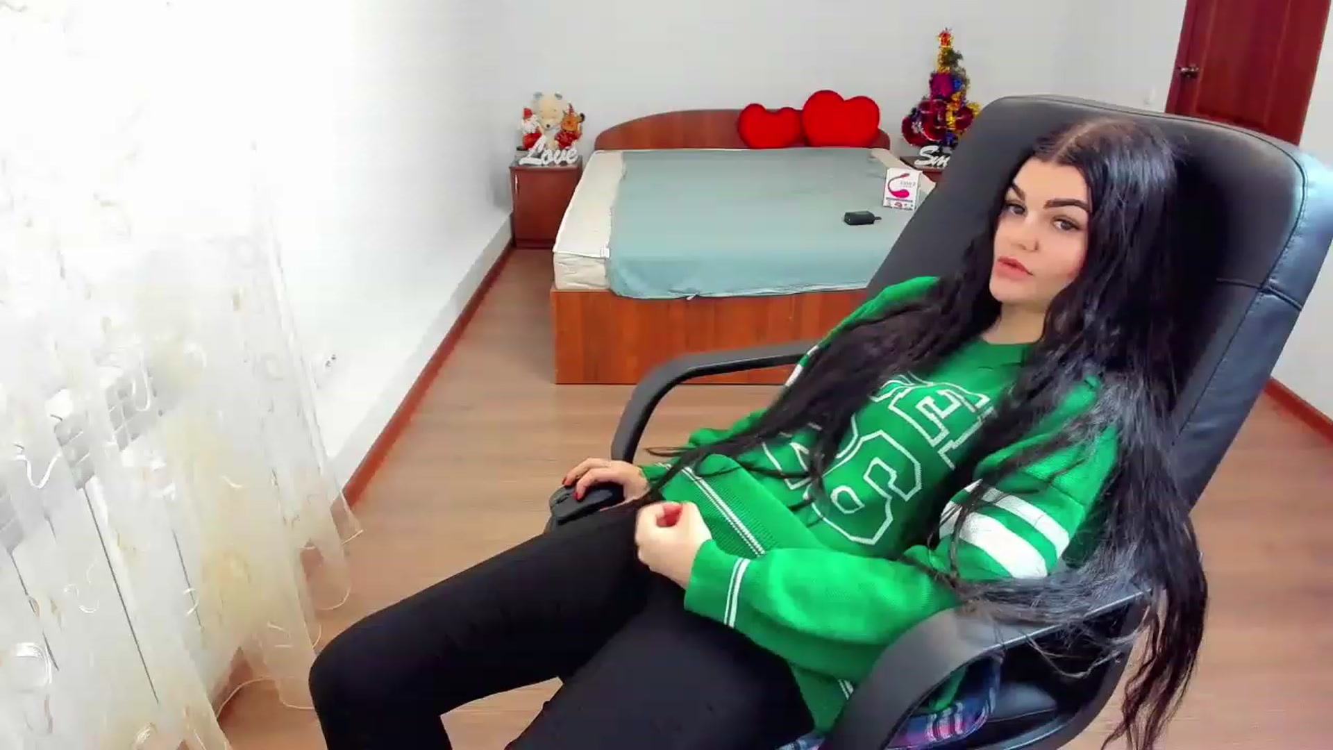 Gallery image thumbnail from AnacondaCrazy's myfreecams stream on, 12/26/2022, 10:15 image 9 of 20
