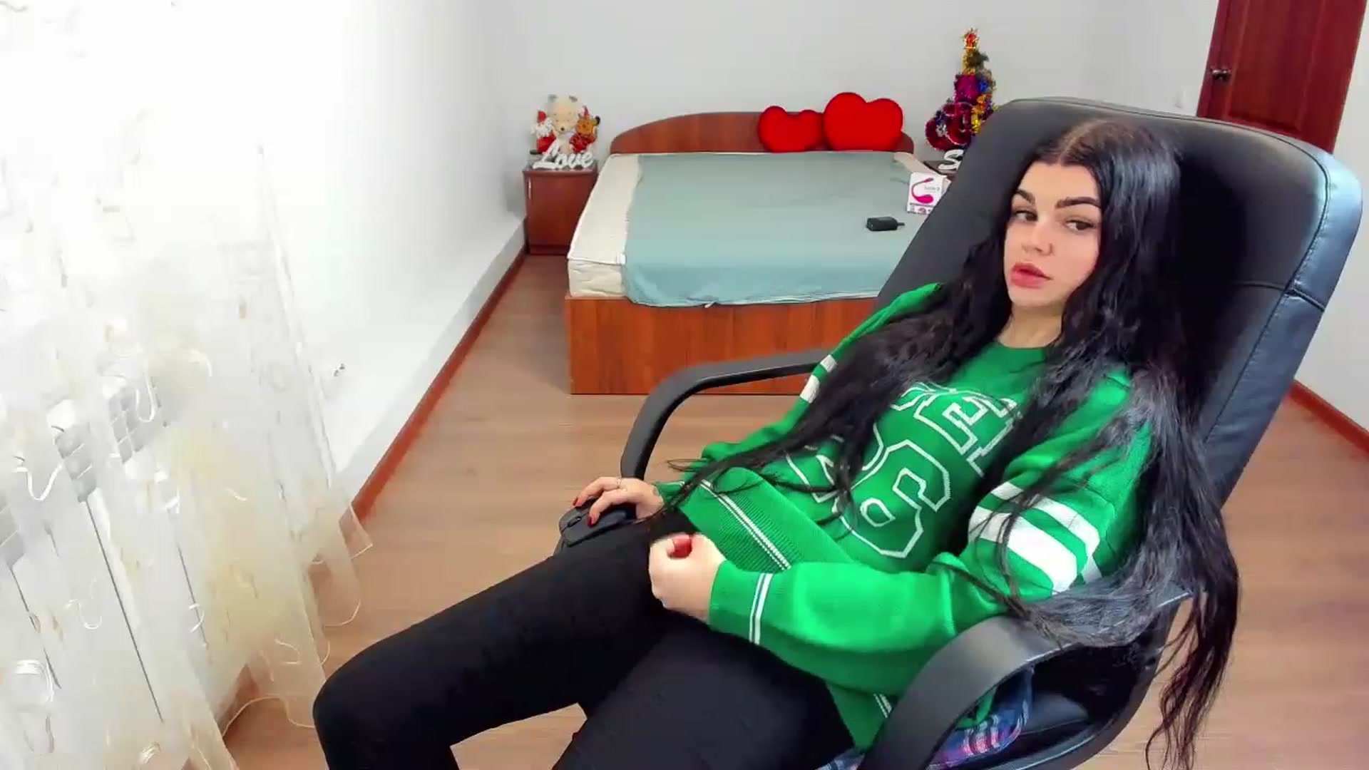 Gallery image thumbnail from AnacondaCrazy's myfreecams stream on, 12/26/2022, 10:15 image 12 of 20