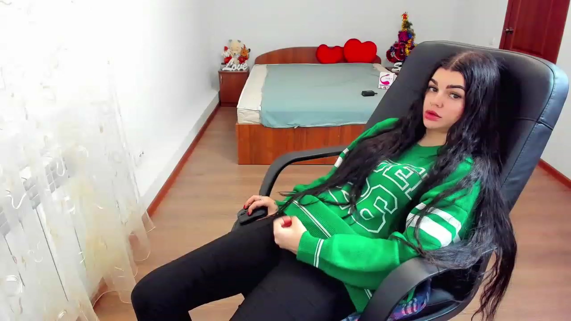 Gallery image thumbnail from AnacondaCrazy's myfreecams stream on, 12/26/2022, 10:15 image 11 of 20