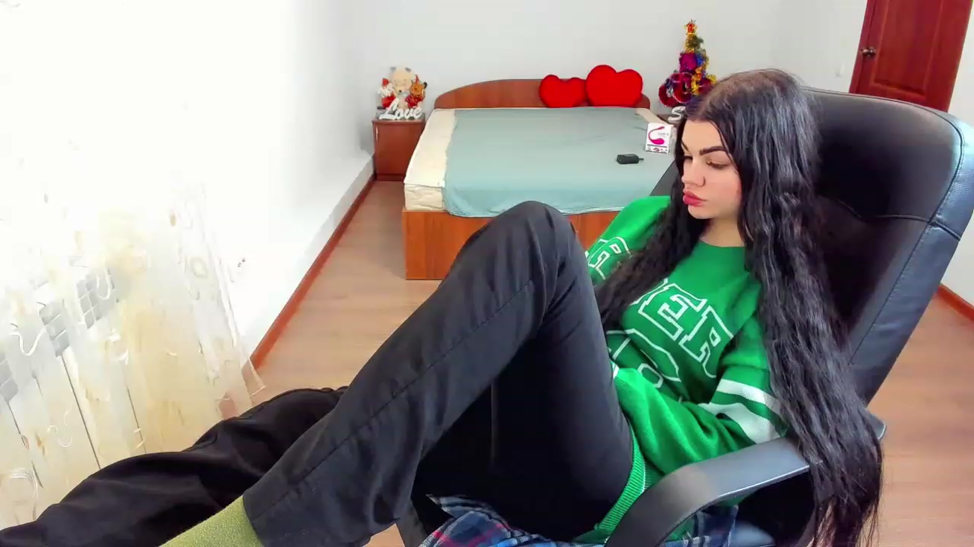 Gallery image thumbnail from AnacondaCrazy's myfreecams stream on, 12/26/2022, 10:15 image 3 of 20