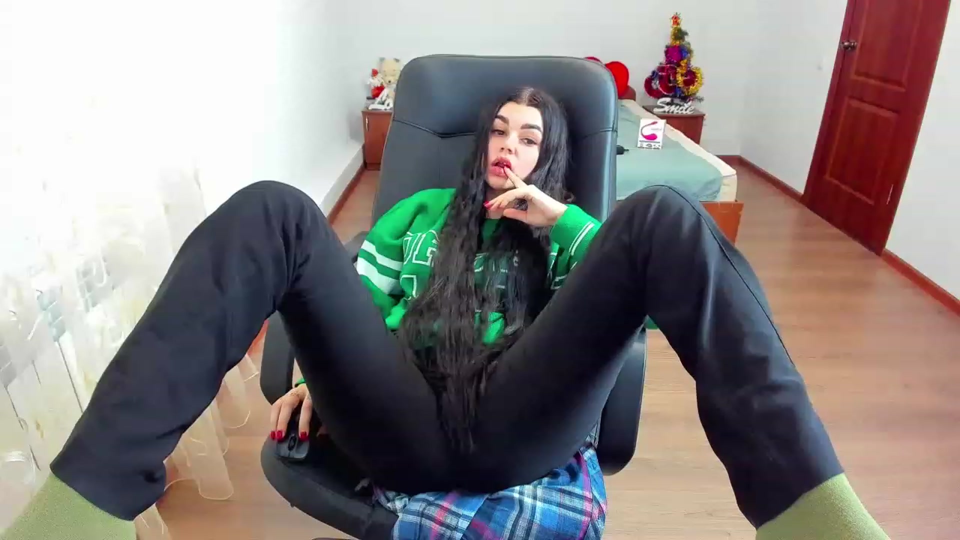 Gallery image thumbnail from AnacondaCrazy's myfreecams stream on, 12/26/2022, 11:58 image 6 of 20