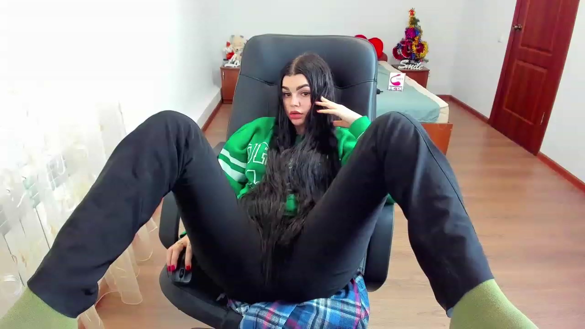 Gallery image thumbnail from AnacondaCrazy's myfreecams stream on, 12/26/2022, 11:58 image 11 of 20