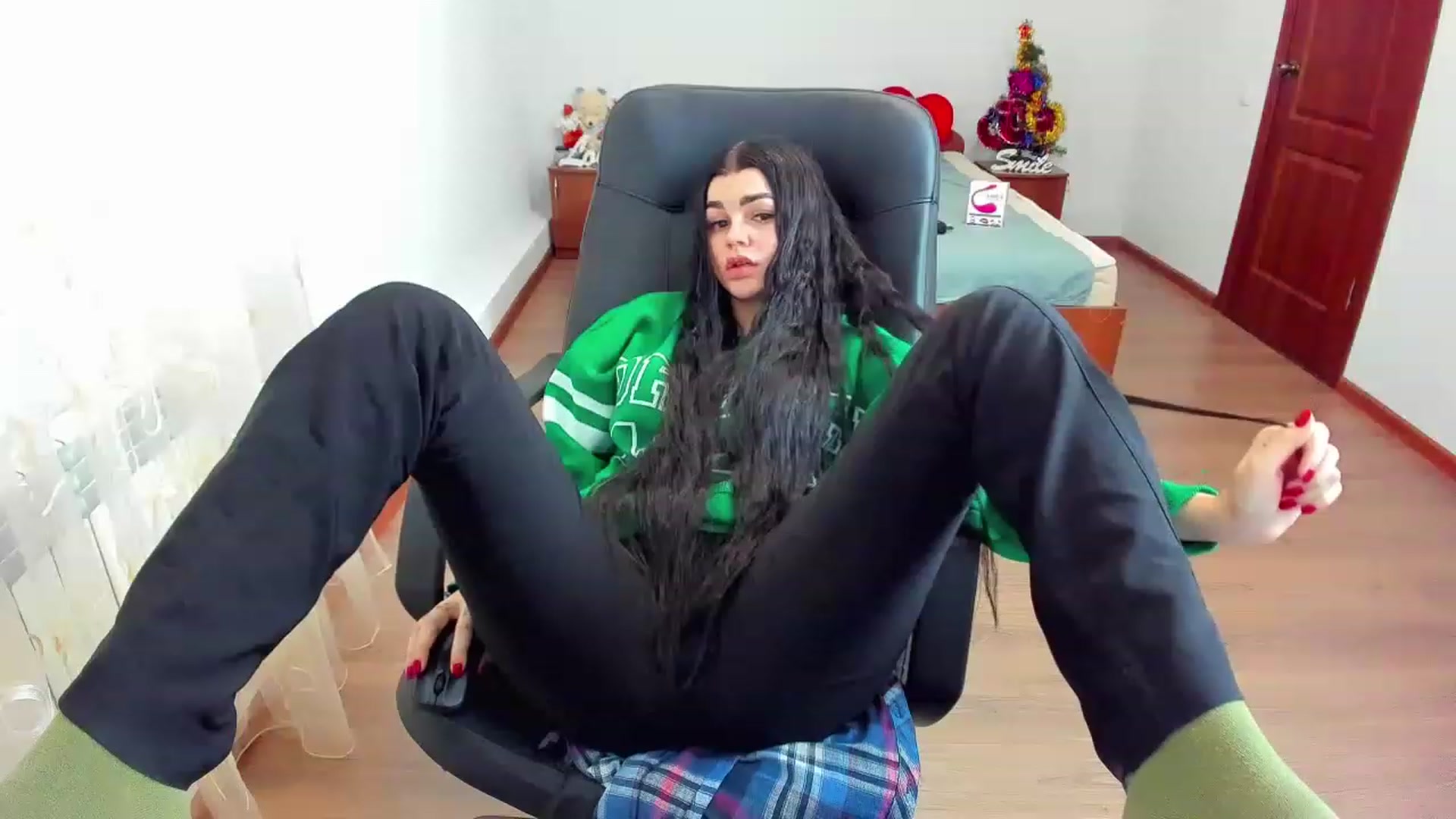 Gallery image thumbnail from AnacondaCrazy's myfreecams stream on, 12/26/2022, 11:58 image 19 of 20