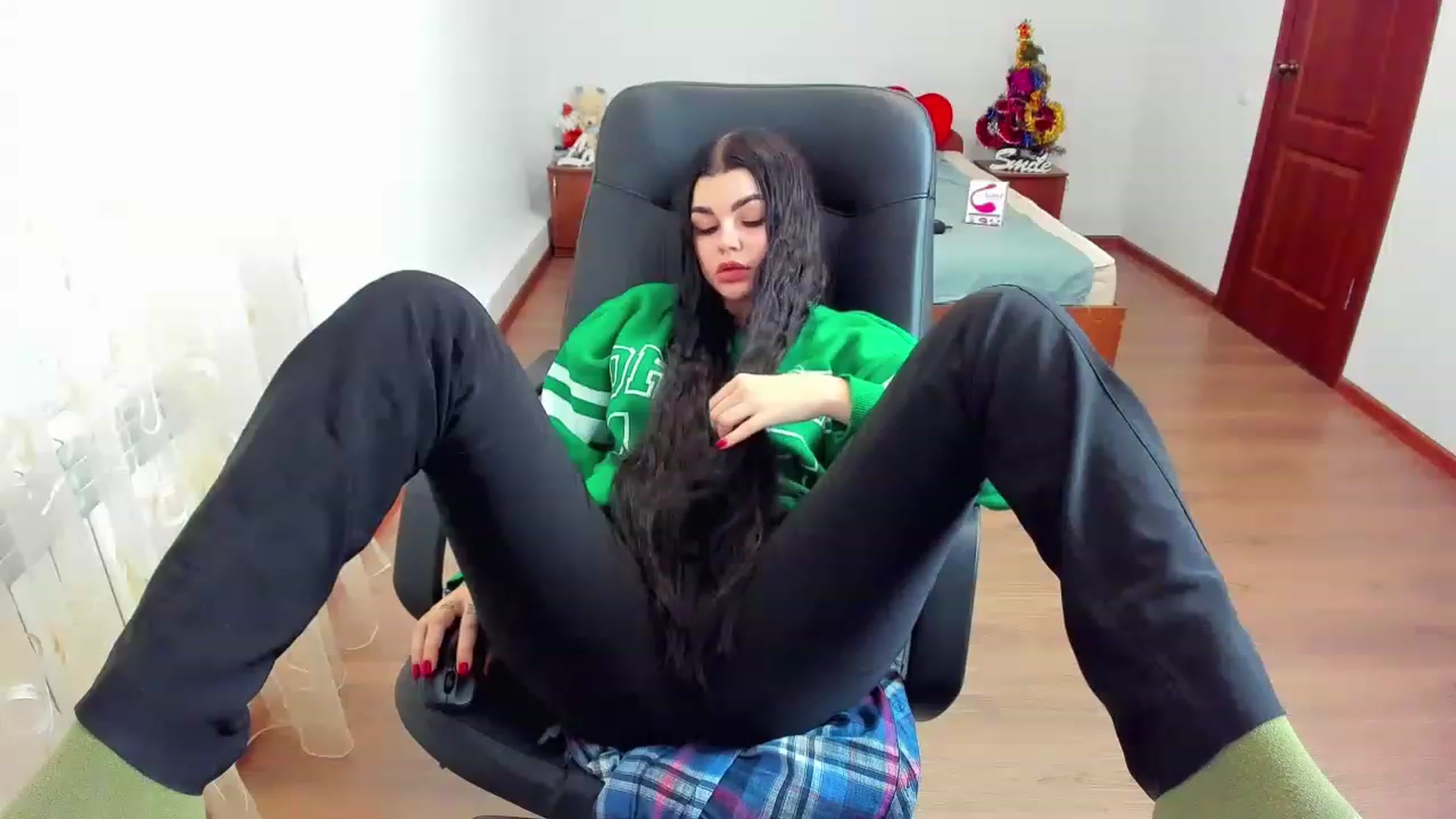Gallery image thumbnail from AnacondaCrazy's myfreecams stream on, 12/26/2022, 11:58 image 2 of 20