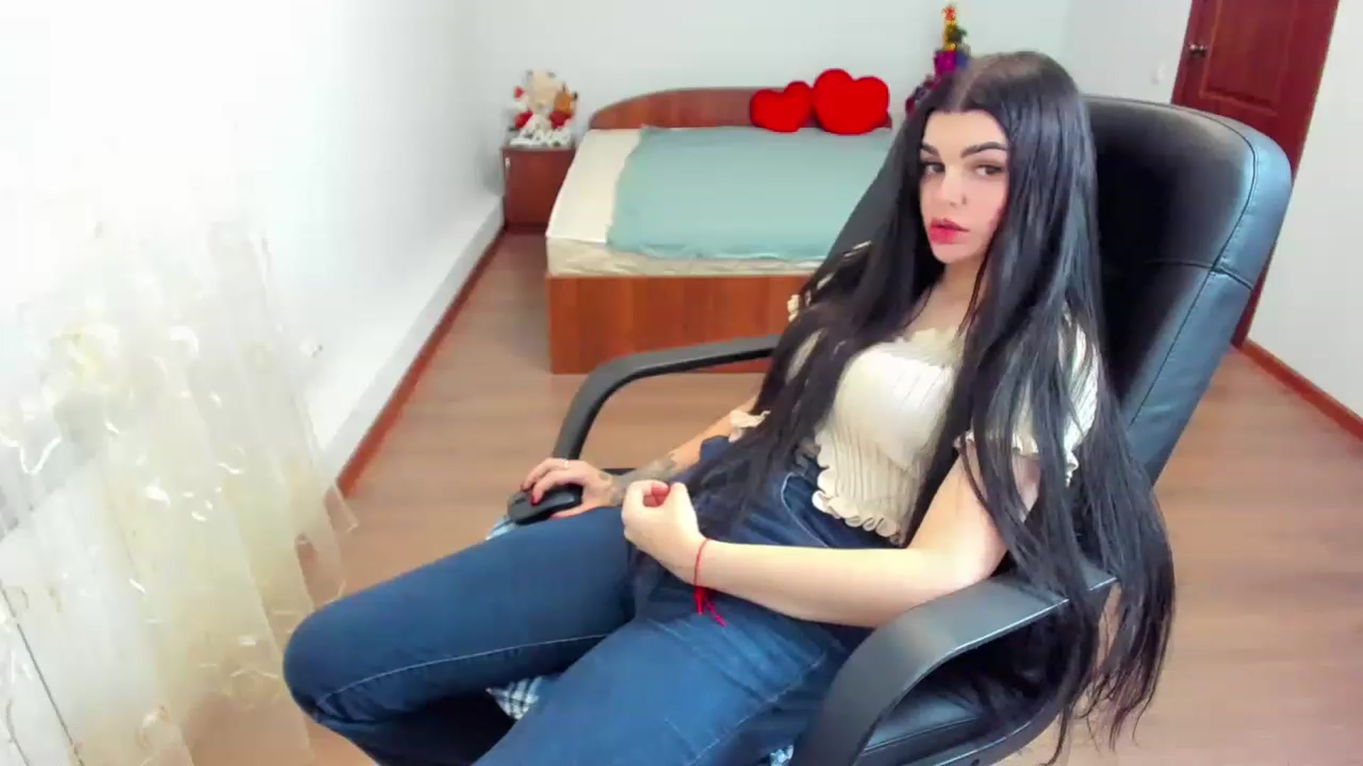 Gallery image thumbnail from AnacondaCrazy's myfreecams stream on, 12/27/2022, 11:24 image 14 of 20