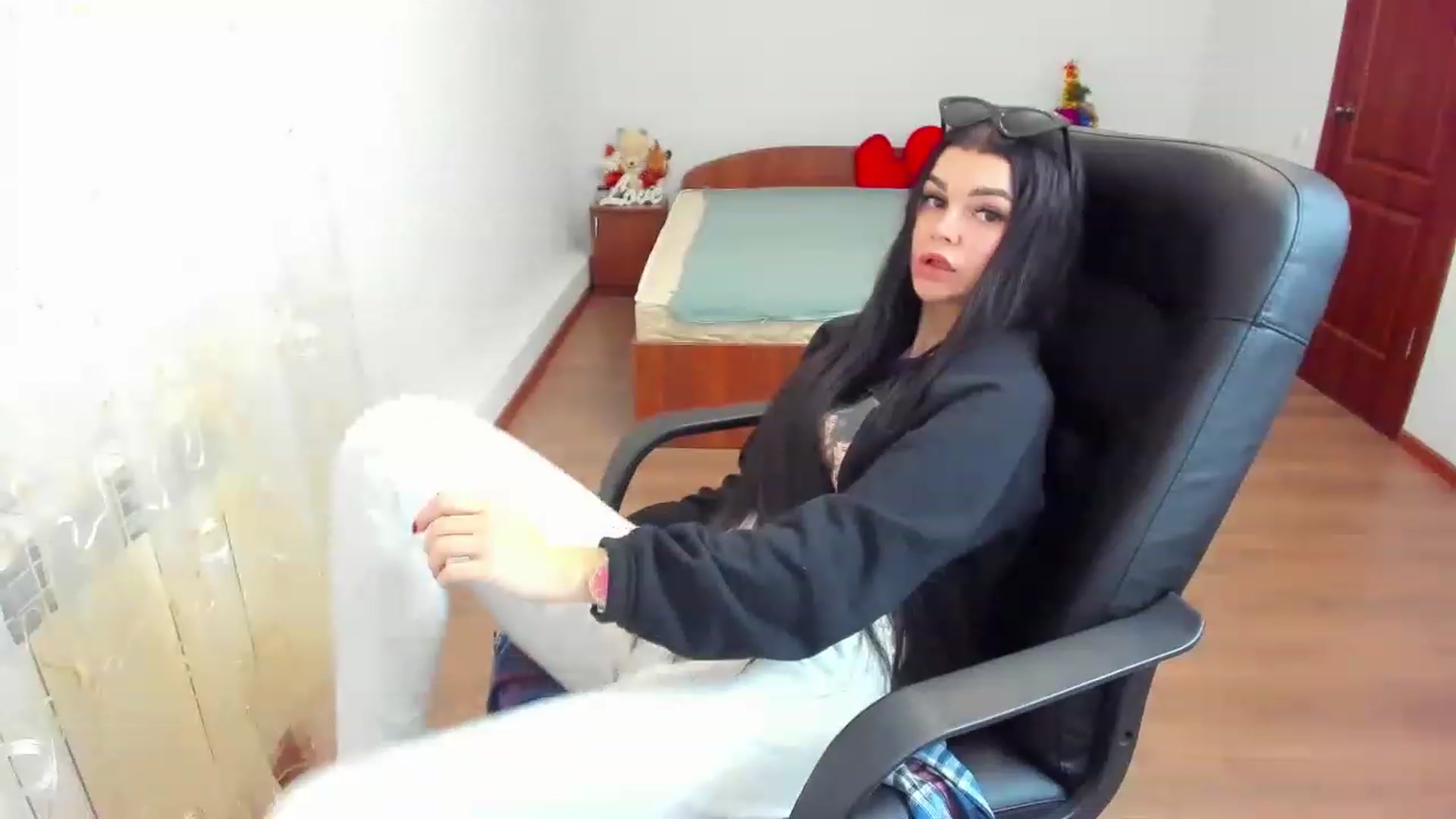 Gallery image thumbnail from AnacondaCrazy's myfreecams stream on, 12/31/2022, 10:51 image 10 of 20
