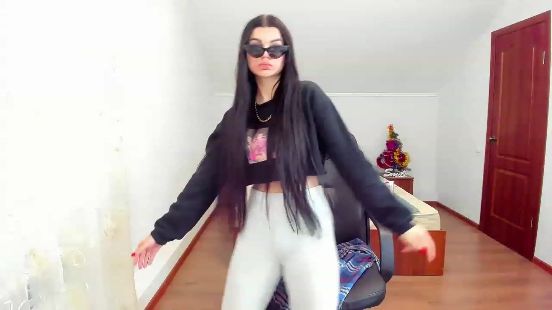 Gallery image thumbnail from AnacondaCrazy's myfreecams stream on, 12/31/2022, 10:51 image 13 of 20