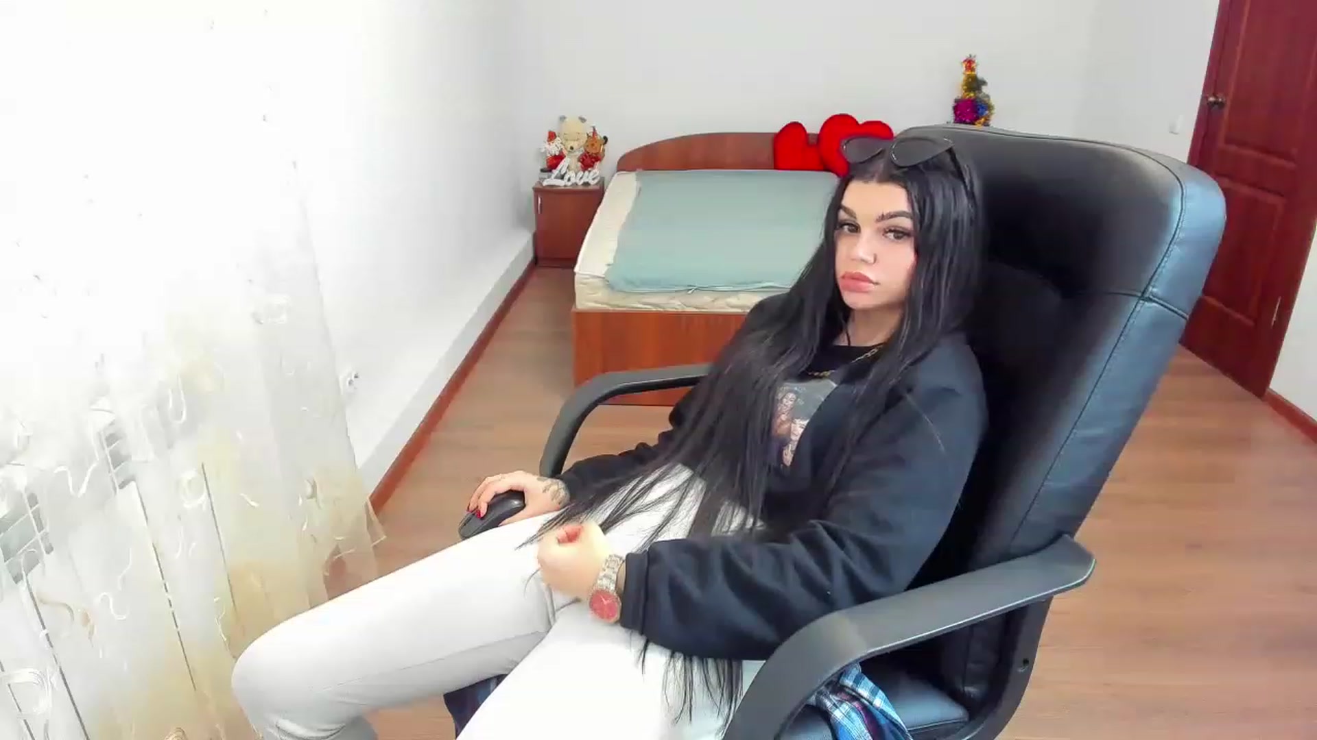 Gallery image thumbnail from AnacondaCrazy's myfreecams stream on, 12/31/2022, 10:51 image 6 of 20