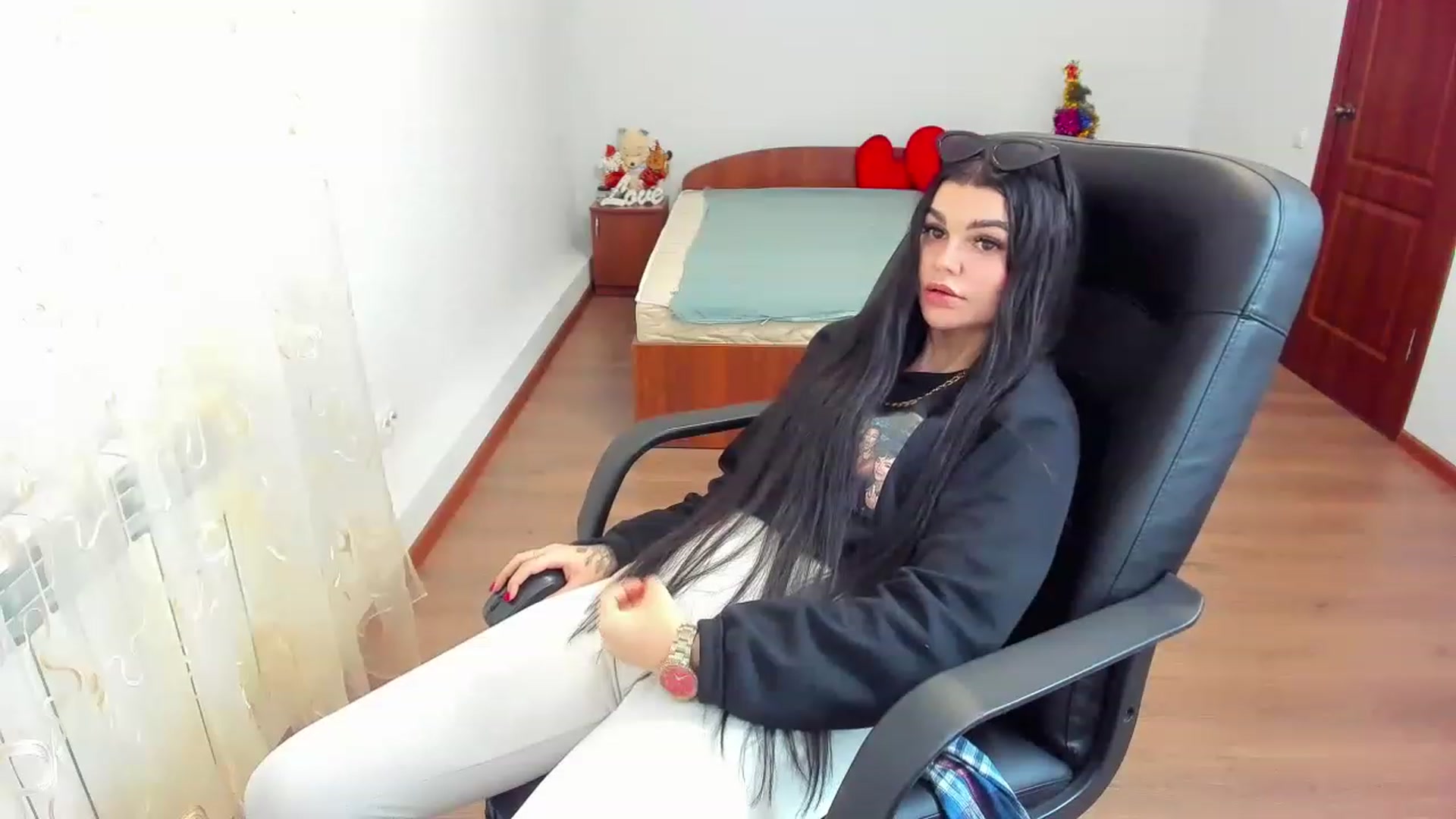 Gallery image thumbnail from AnacondaCrazy's myfreecams stream on, 12/31/2022, 10:51 image 4 of 20