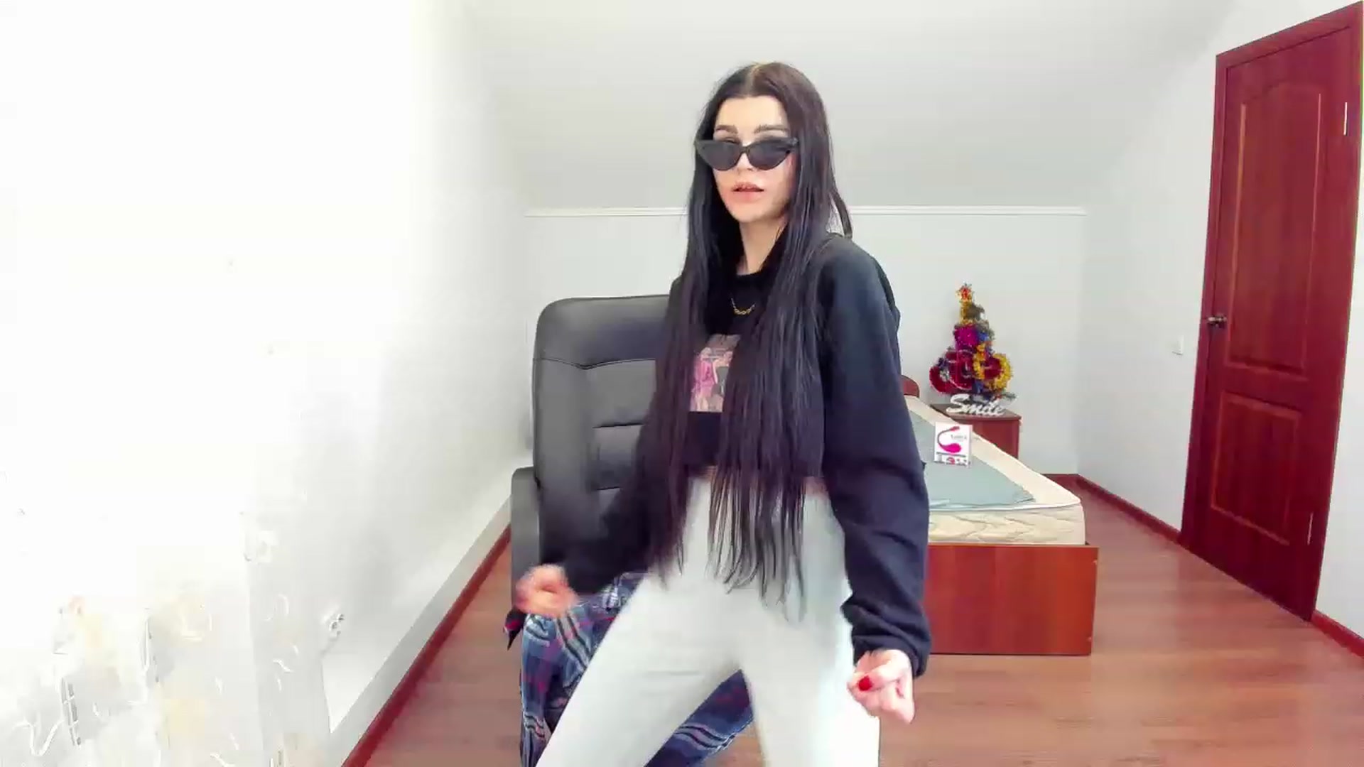 Gallery image thumbnail from AnacondaCrazy's myfreecams stream on, 12/31/2022, 10:51 image 19 of 20