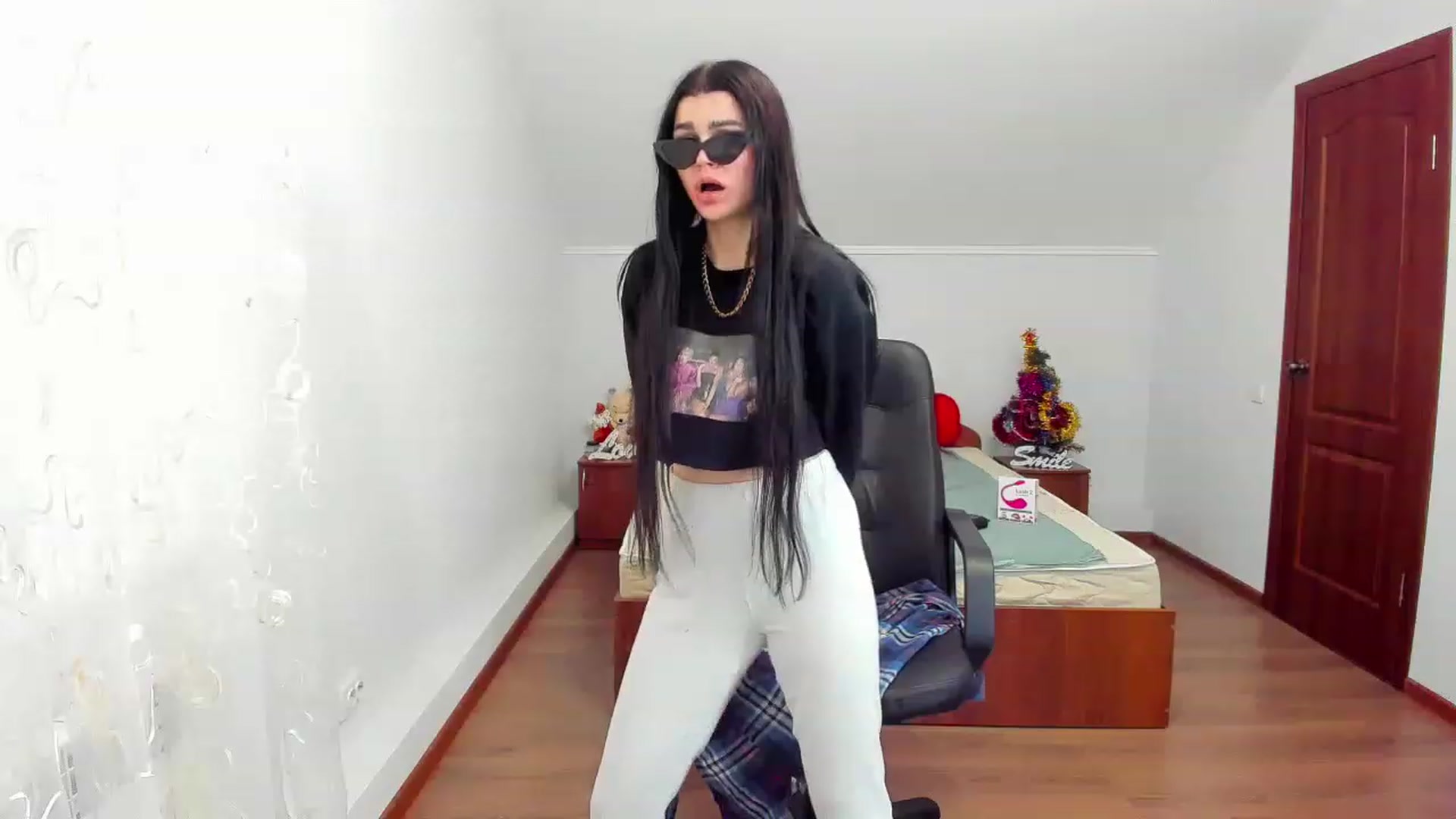 Gallery image thumbnail from AnacondaCrazy's myfreecams stream on, 12/31/2022, 10:51 image 16 of 20