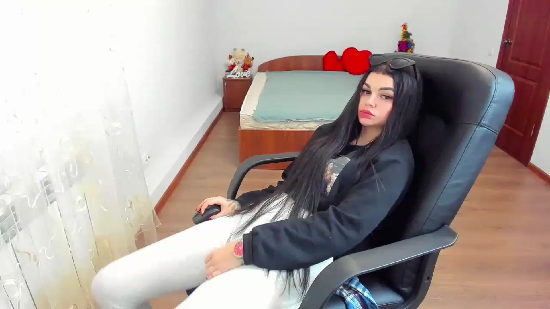 Gallery image thumbnail from AnacondaCrazy's myfreecams stream on, 12/31/2022, 10:51 image 8 of 20