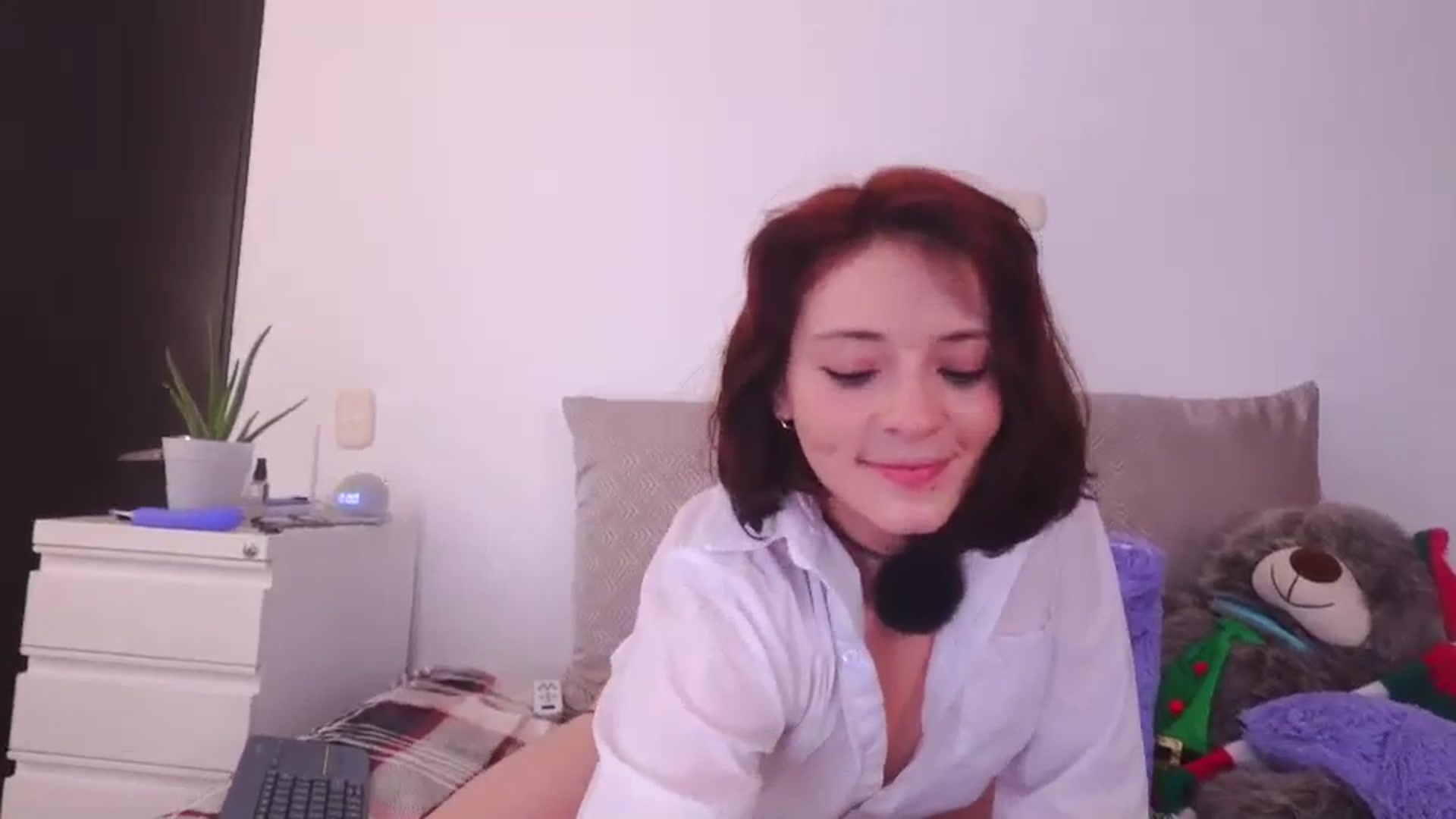 Gallery image thumbnail from Anah_'s myfreecams stream on, 12/23/2024, 17:13 image 9 of 20
