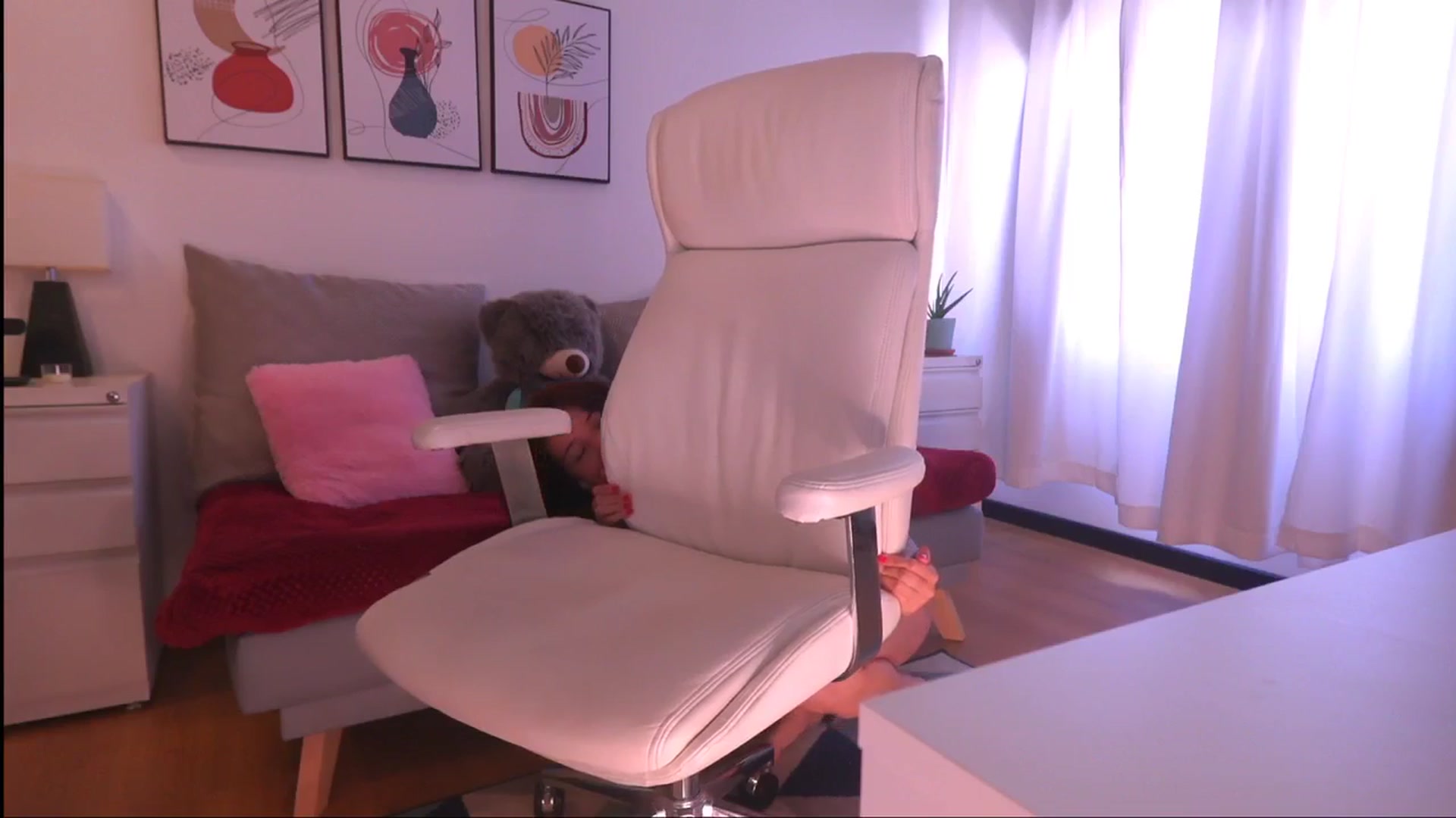 Gallery image thumbnail from Anah_'s myfreecams stream on, 04/21/2025, 17:41 image 6 of 20