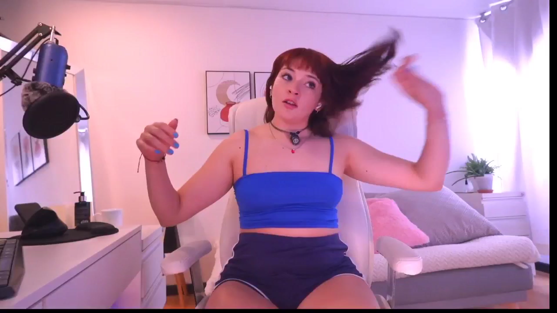 Gallery image thumbnail from Anah_'s myfreecams stream on, 05/29/2025, 15:23 image 7 of 20