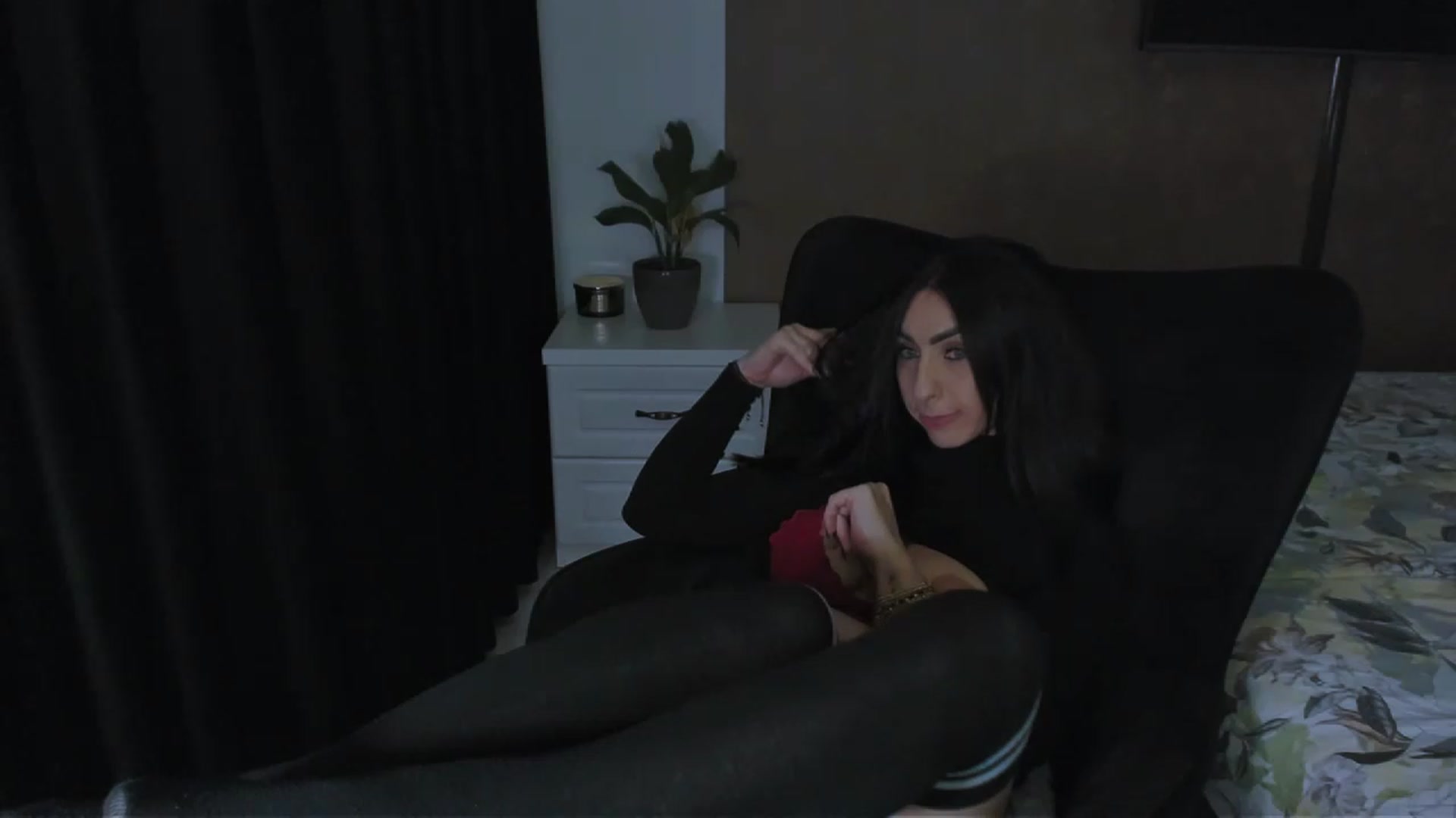 Gallery image thumbnail from Anais25's myfreecams stream on, 03/29/2023, 01:50 image 16 of 20