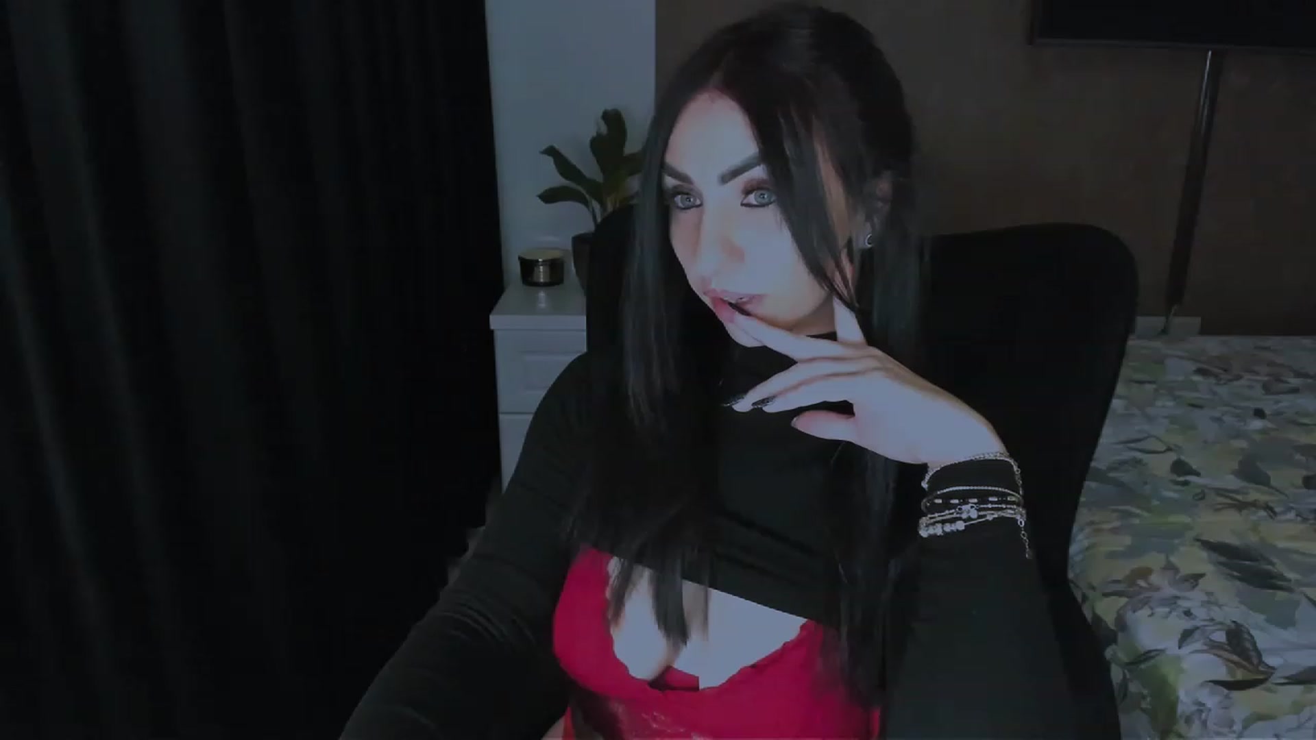 Gallery image thumbnail from Anais25's myfreecams stream on, 03/29/2023, 01:50 image 4 of 20