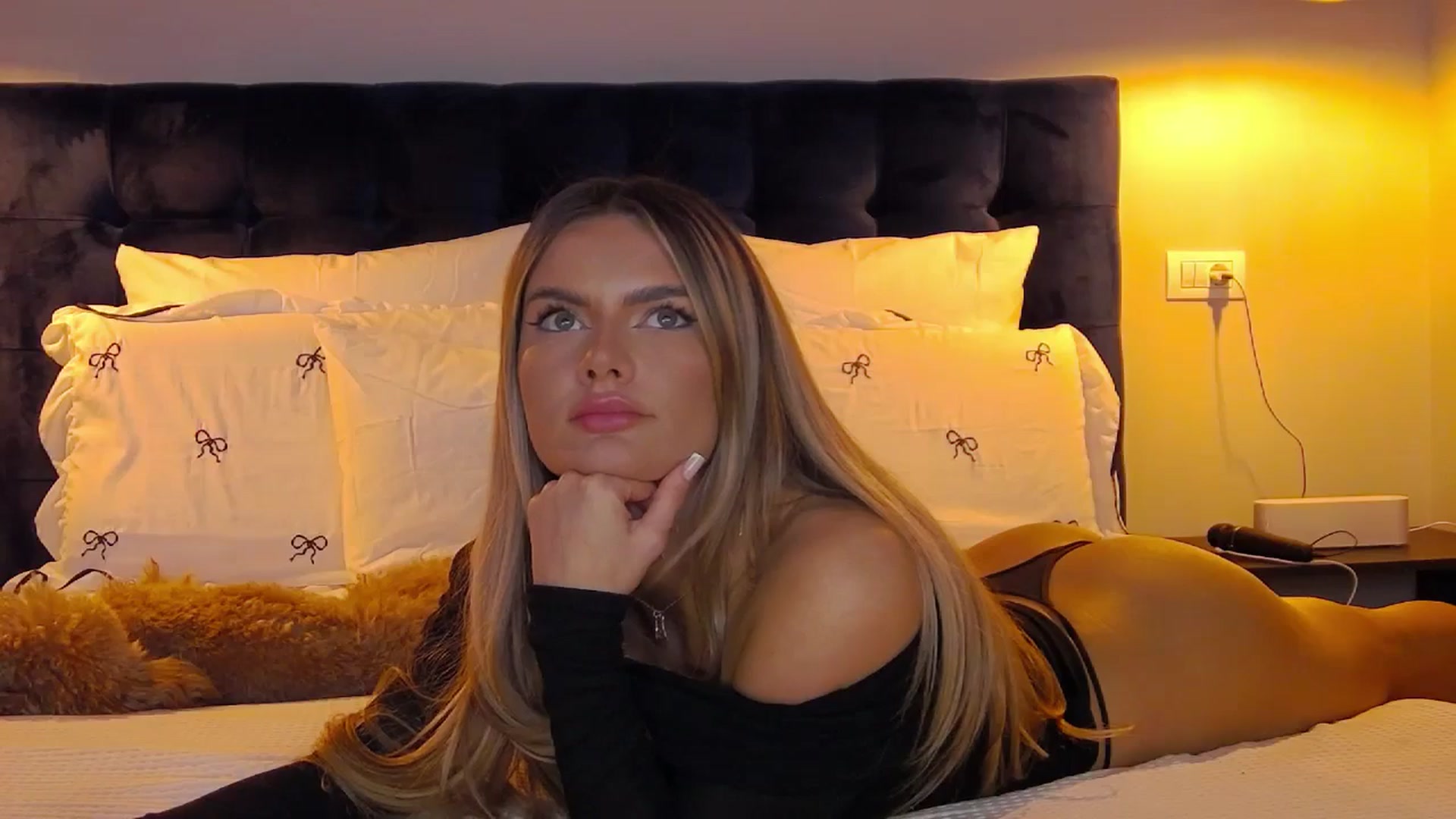 Gallery image thumbnail from AnaisAnn's myfreecams stream on, 01/26/2025, 01:09 image 6 of 20