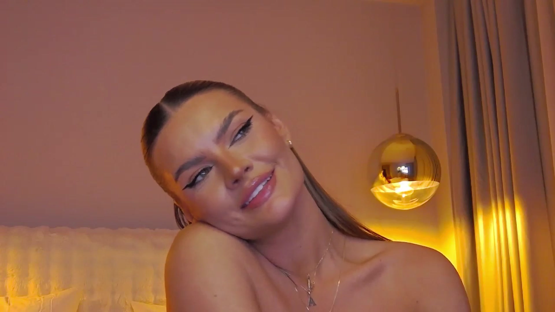 Gallery image thumbnail from AnaisAnn's myfreecams stream on, 02/13/2025, 24:57 image 9 of 20