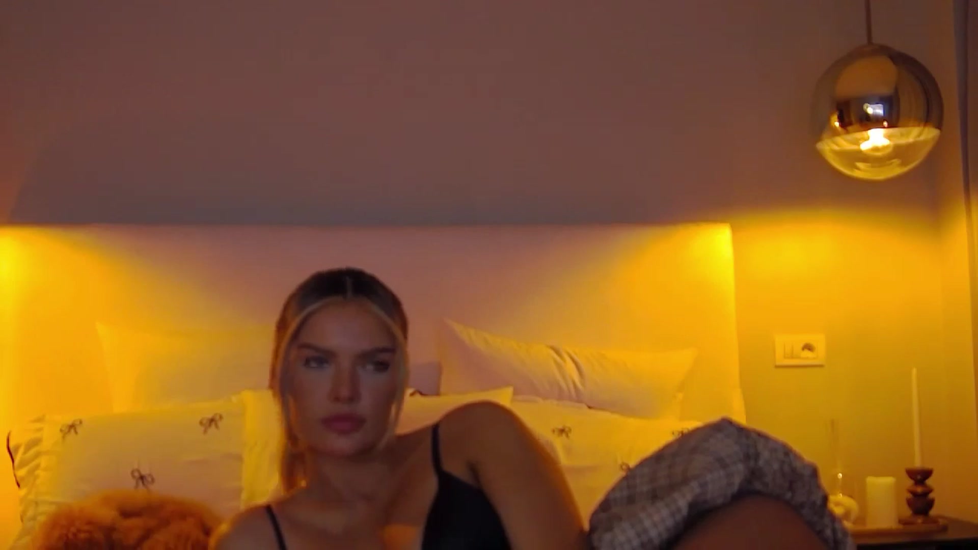 Gallery image thumbnail from AnaisAnn's myfreecams stream on, 03/10/2025, 21:36 image 7 of 20