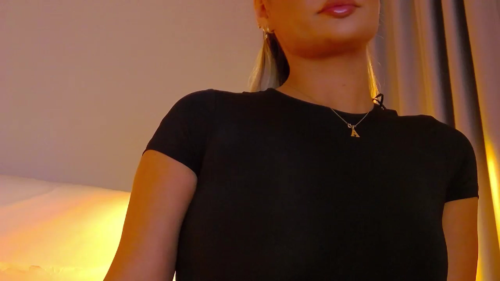 Gallery image thumbnail from AnaisAnn's myfreecams stream on, 03/22/2025, 21:10 image 12 of 20