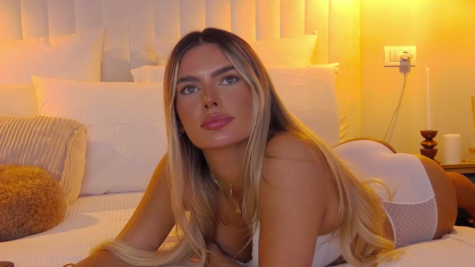 Gallery image thumbnail from AnaisAnn's myfreecams stream on, 07/17/2025, 16:43 image 11 of 20